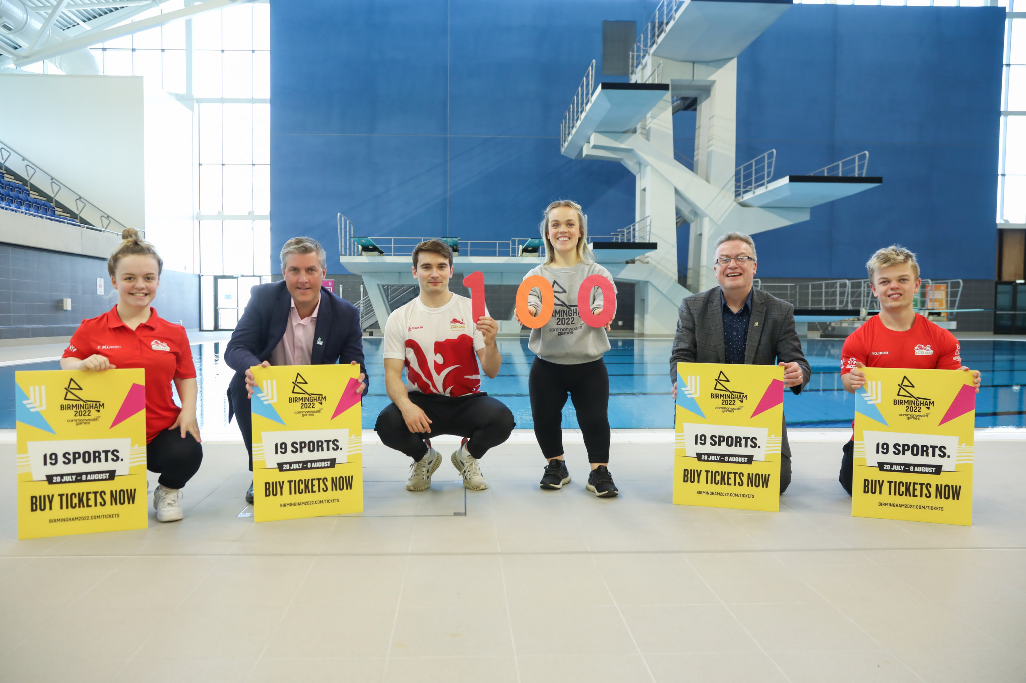 Birmingham 2022 organisers received the keys to the new Sandwell Aquatics Centre ©ITG