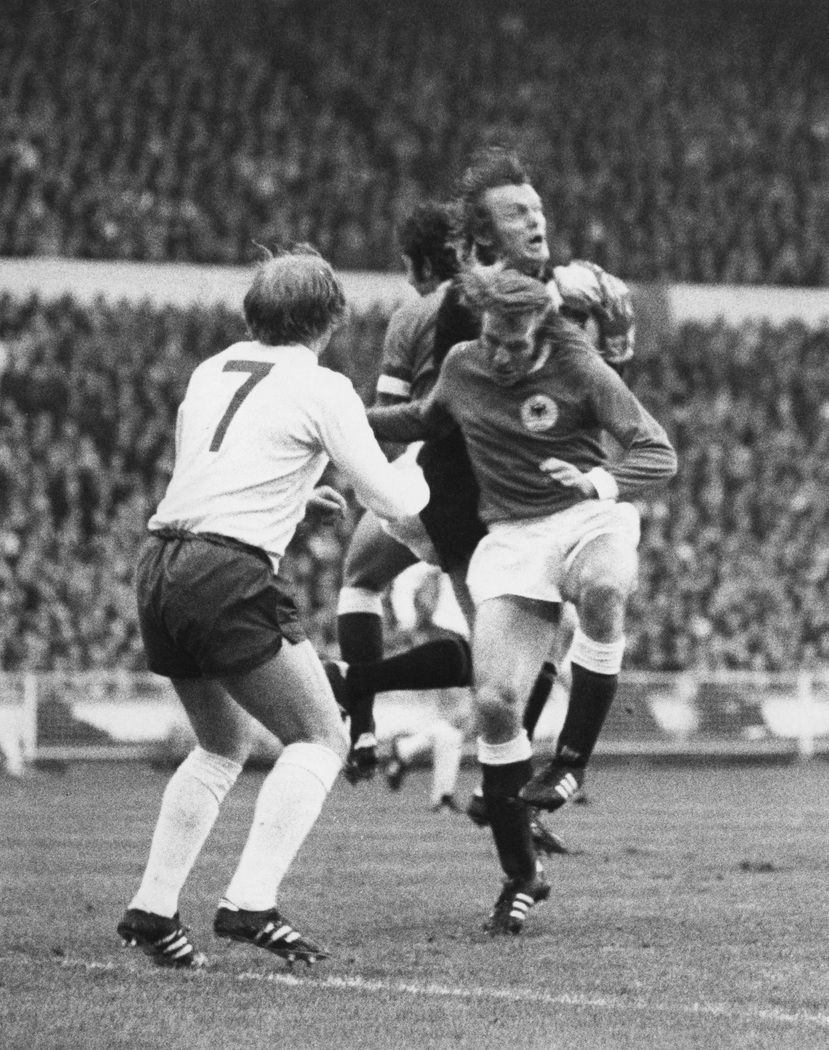 Gunter Netzer seemed to be everywhere at Wembley and even found time to help out in defence ©Getty Images