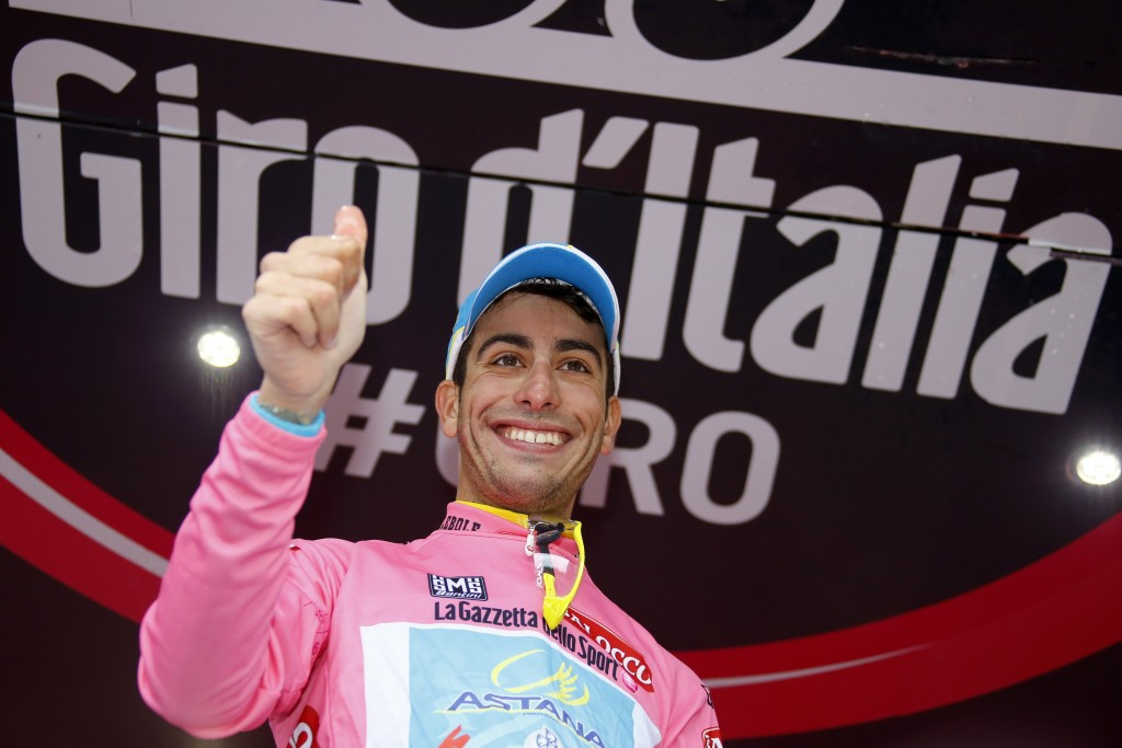 Contador loses Giro d’Italia lead to Aru after crash chaos, while Modolo sprints to stage 13 victory