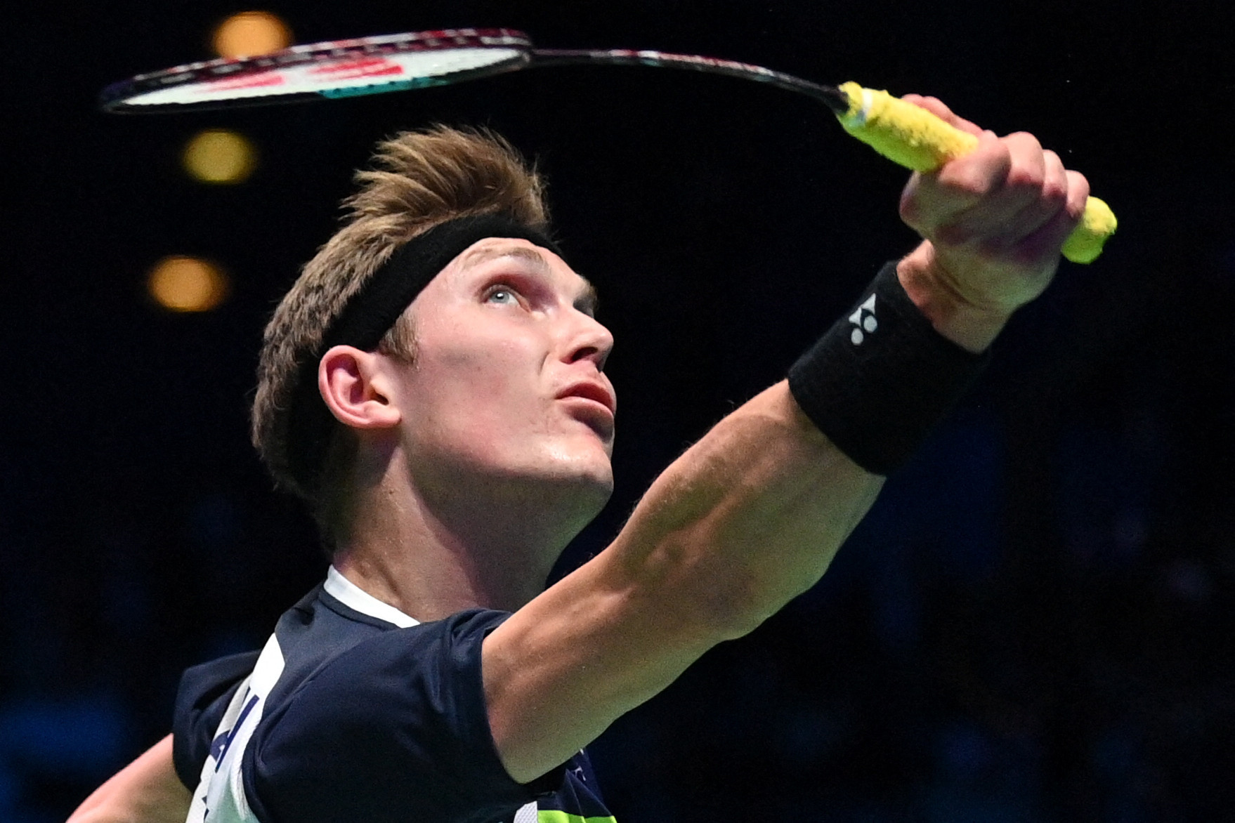 Top seed Viktor Axelsen eased into the men's singles semi-finals ©Getty Images