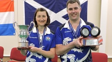 Stepney and Forrest earn singles titles at World Bowls Indoor Championships