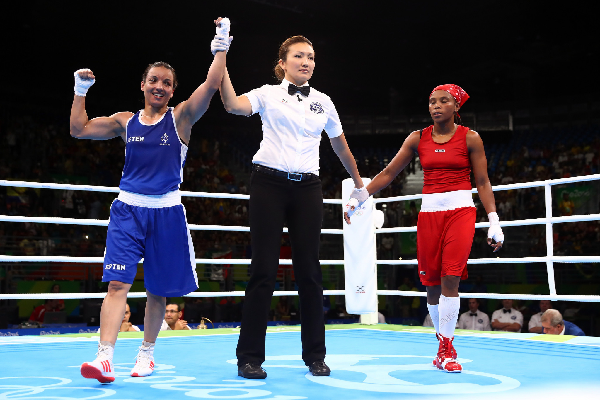 French boxer Sarah Ourahmoune defeated Colombian Ingrit Valencia at the Rio Olympics in 2016 ©Getty Images 