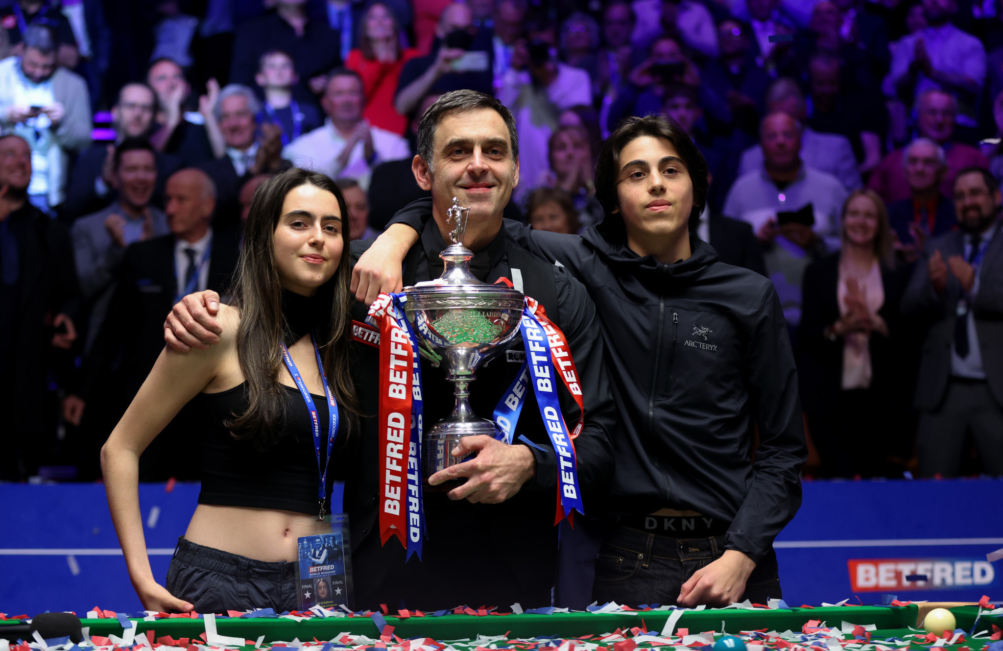 Ronnie O'Sullivan, pictured with his children Lily and Ronnie, won a record-equalling seventh World Snooker Championship title at the Crucible Theatre ©Getty Images