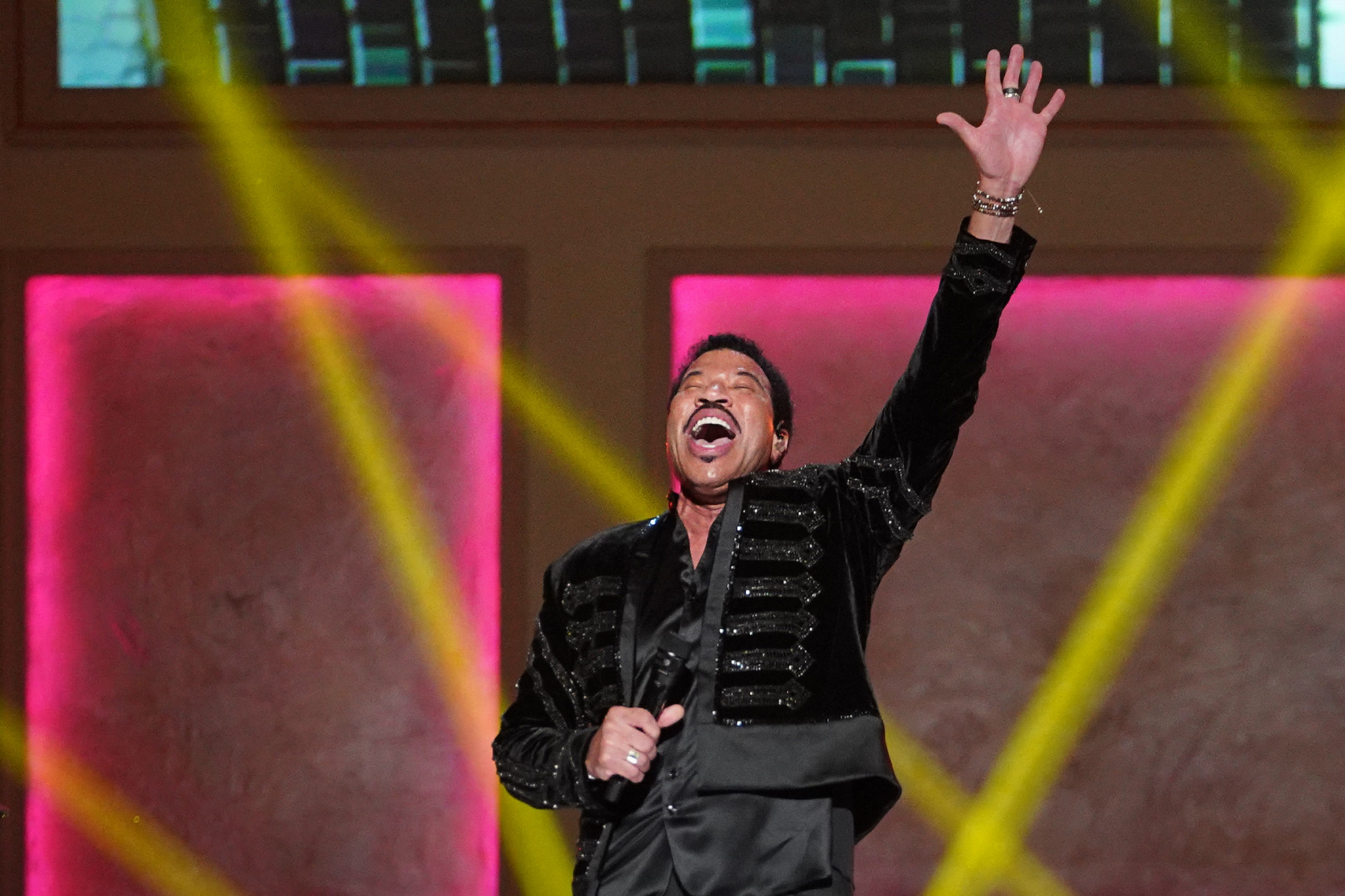 "Hello": Lionel Richie announced as featured performer at World Games 2022 Closing Ceremony