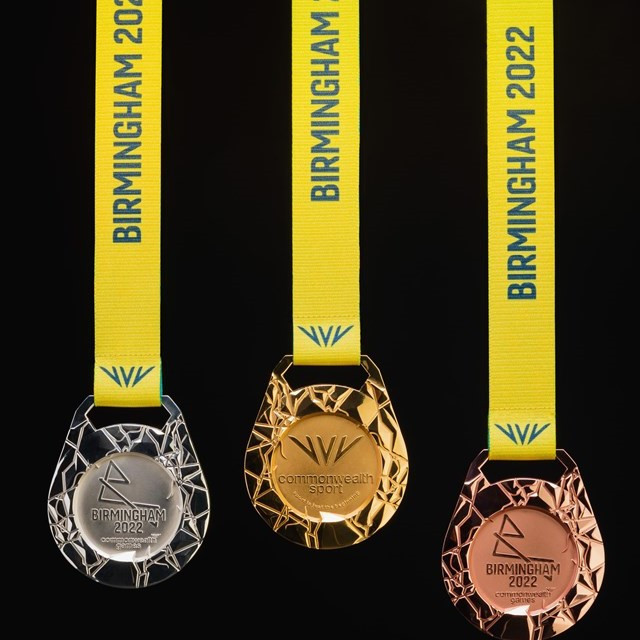 A close-up of the medals for the Birmingham 2022 Commonwealth Games, which were unveiled today ©Birmingham 2022