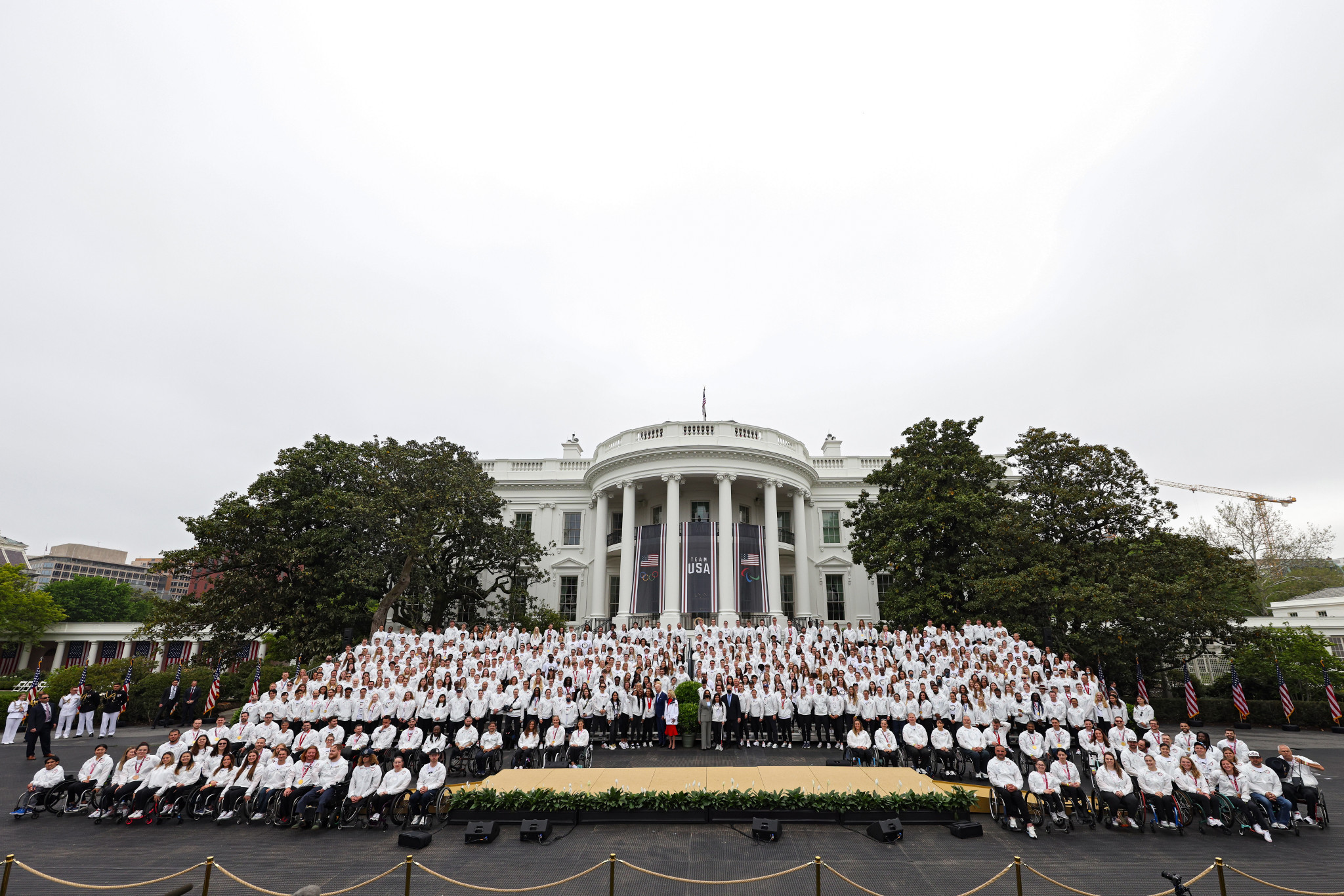 About 600 athletes that competed at the Olympics and Paralympics in Tokyo and Beijing attended the ceremony outside the White House  ©Getty Images