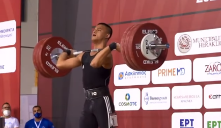 Weightlifter Juniansyah in world-record form at Junior World Championships