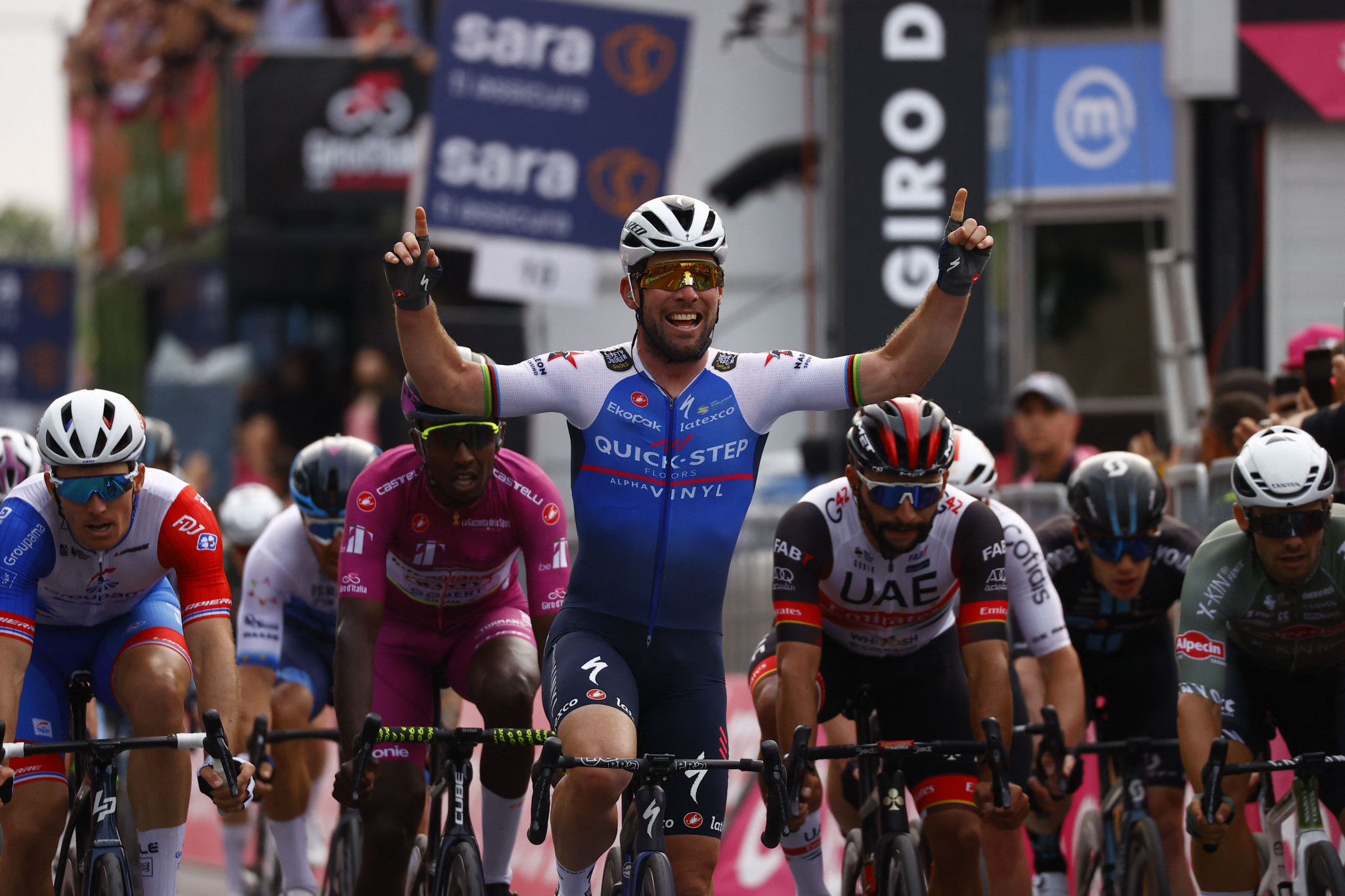 Cavendish sprints to 16th stage win at Giro d’Italia as Hungary's hosting ends