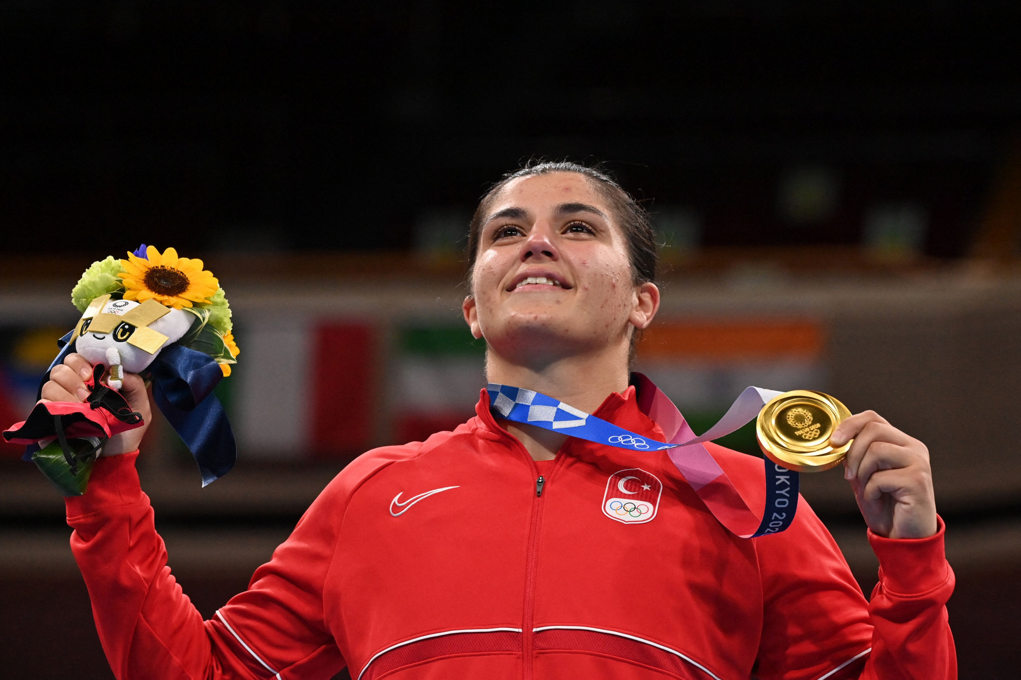 Olympic champion Sürmeneli leads hosts at Women's World Boxing Championships