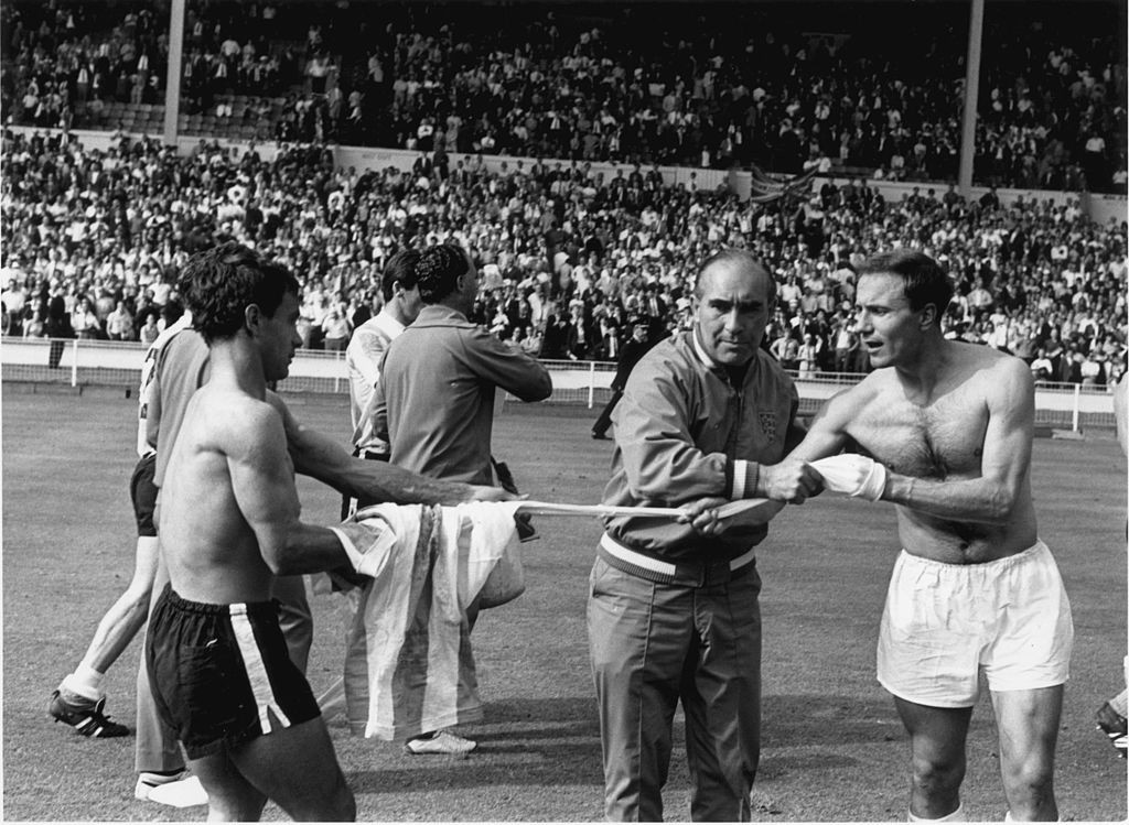 England manager Sir Alf Ramsey made his feelings clear when George Cohen attempted to swap shirts with Argentina's Alberto Gonzalez after their stormy 1966 World Cup quarter-final ©Getty Images