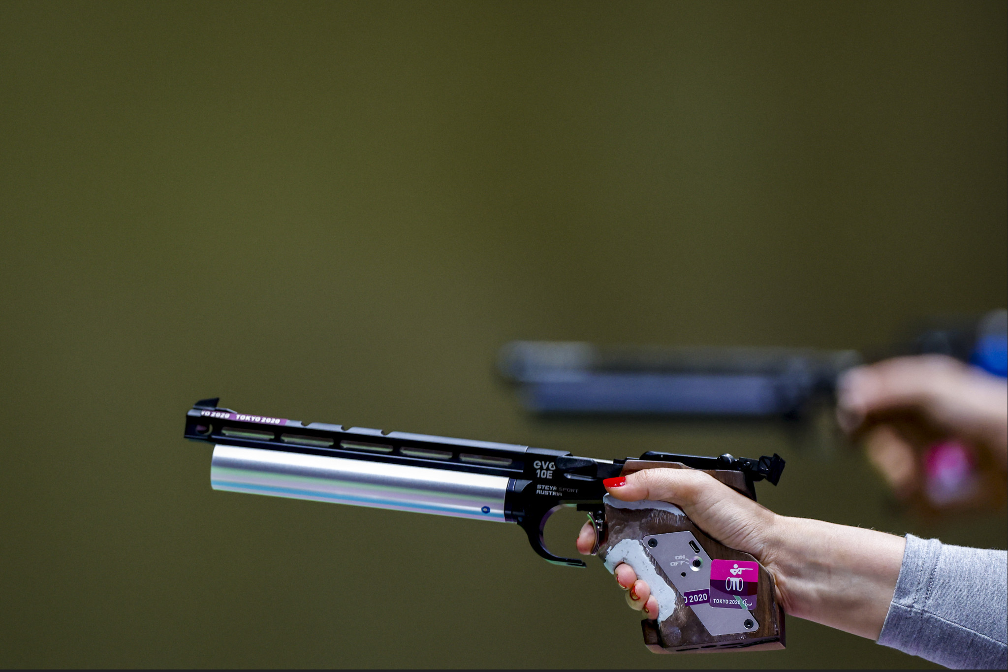 Kim Bo-mi saw off Yoo Hyun-young to win the women’s 10m air pistol final ©Getty Images
