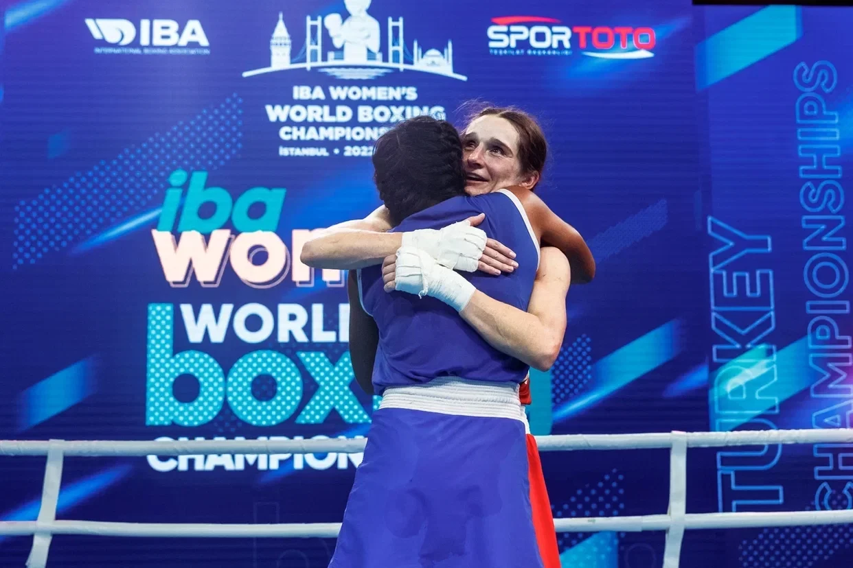 Bowen and Ramnath embraced after the Australian's victory ©IBA