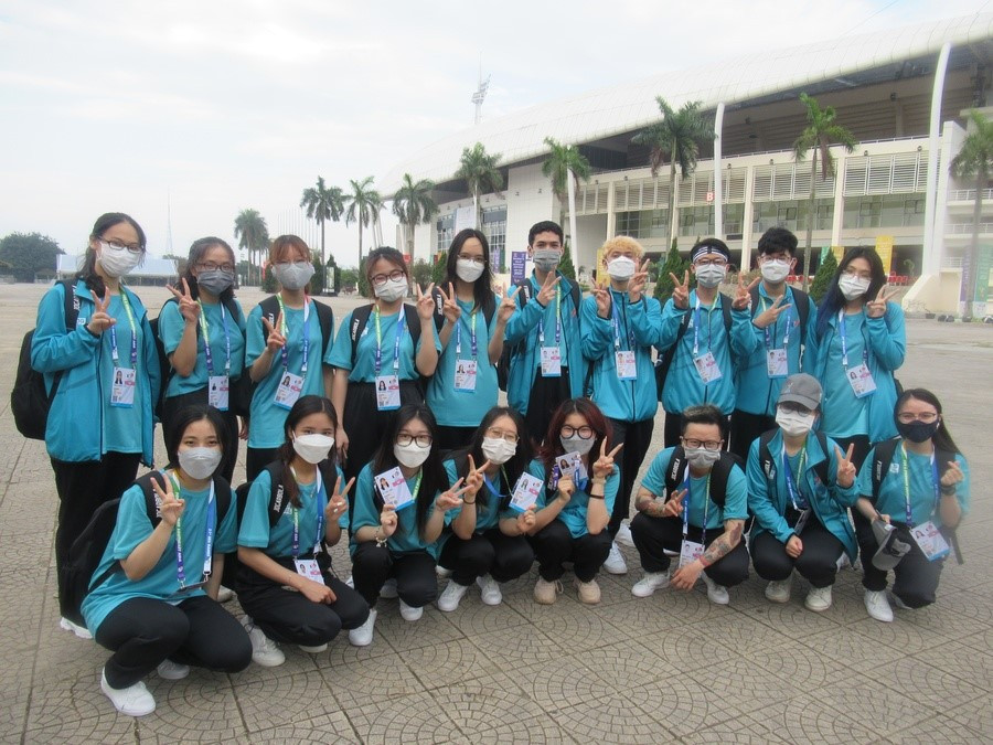 Volunteers ready to participate in the Opening Ceremony of the Southeast Asian Games in Hanoi ©OCA