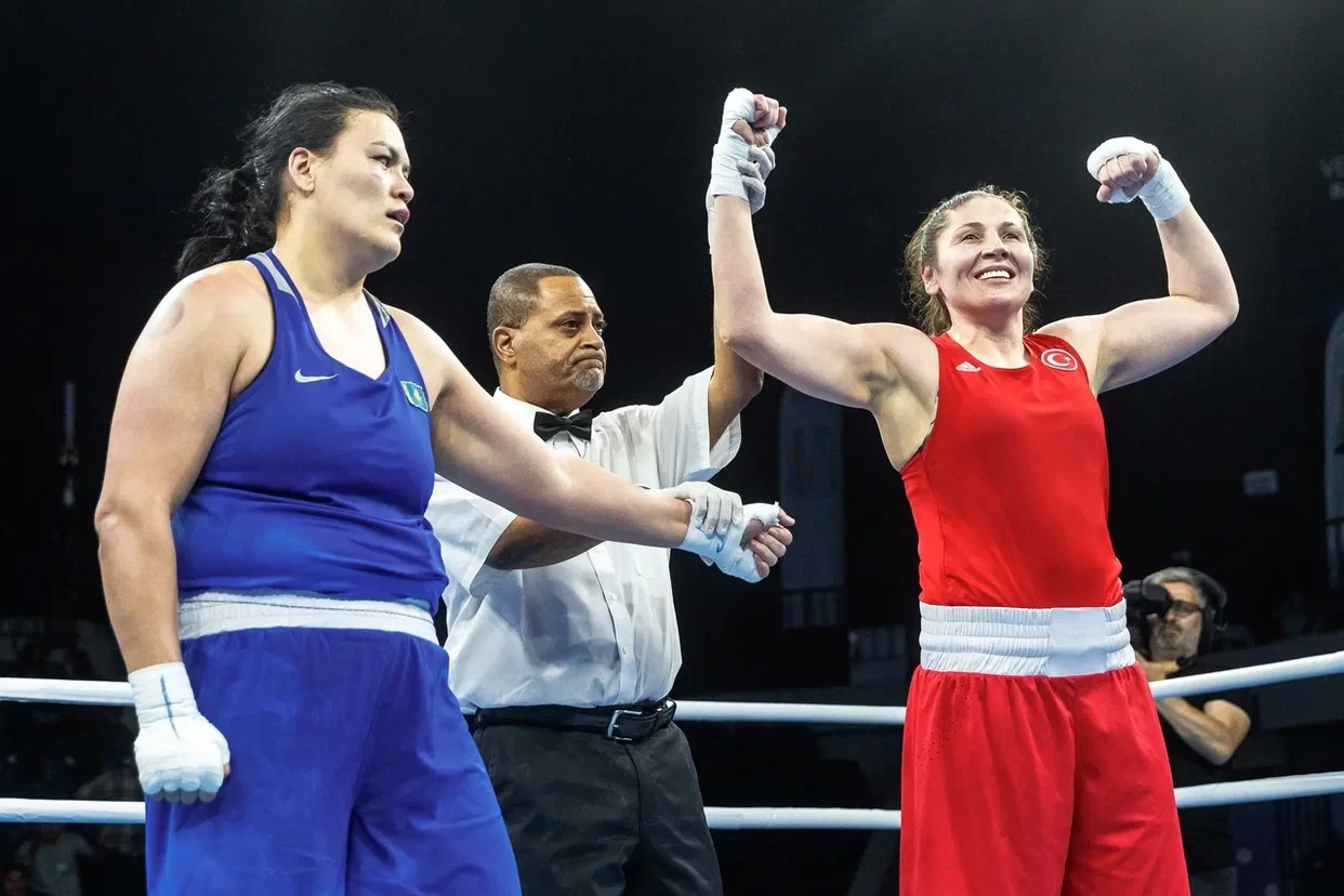 Şennur Demir defeated Lazzat Kungeibayeva from Kazakhstan, one of three Turkish winners ©IBA