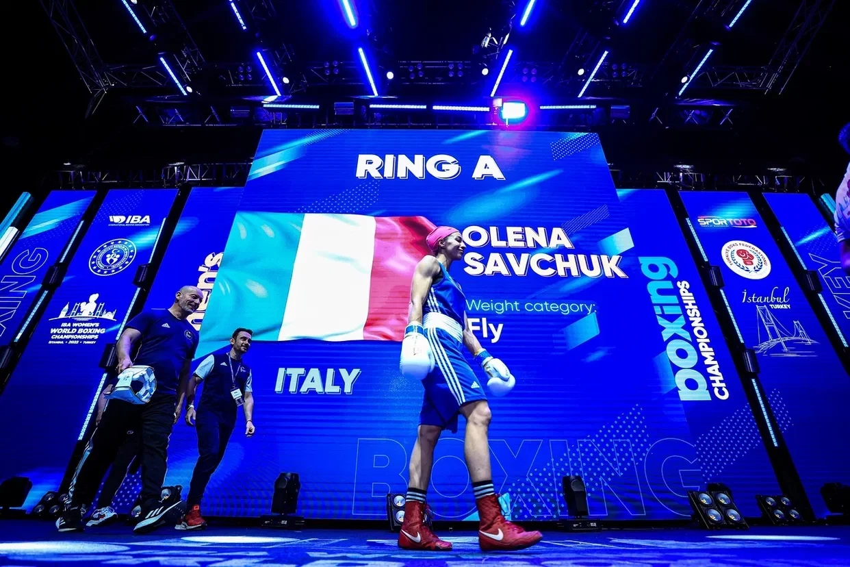 Olena Savchuk was in the first Ring A match of the day, which the Italian won against Cathy Jean Satorius ©IBA