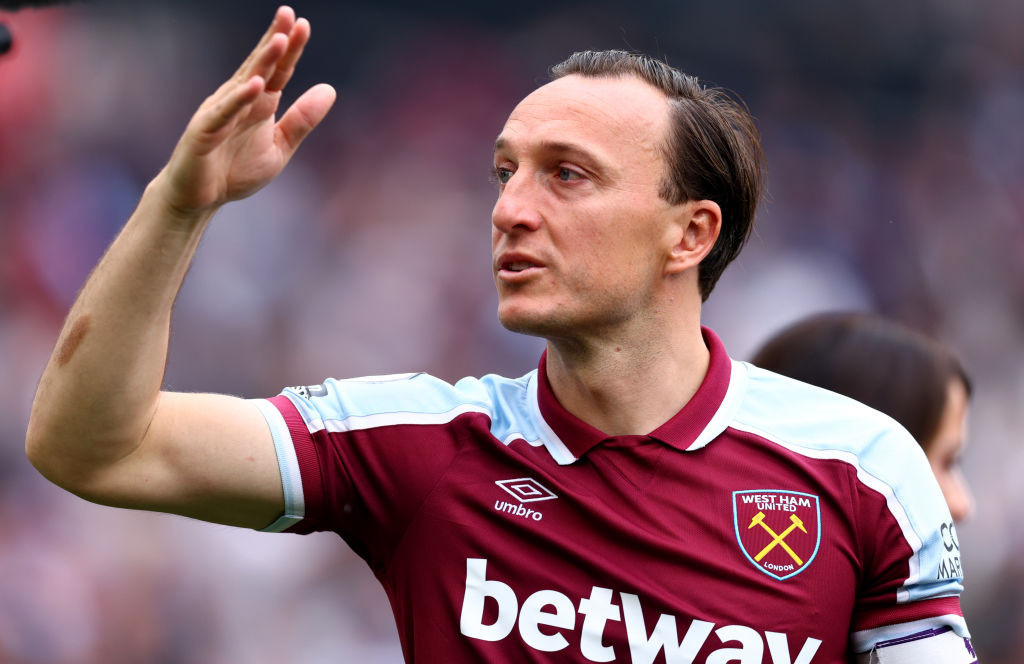 Mark Noble bids farewell after playing his 549th and final game for West Ham United yesterday at the London Stadium ©Getty Images