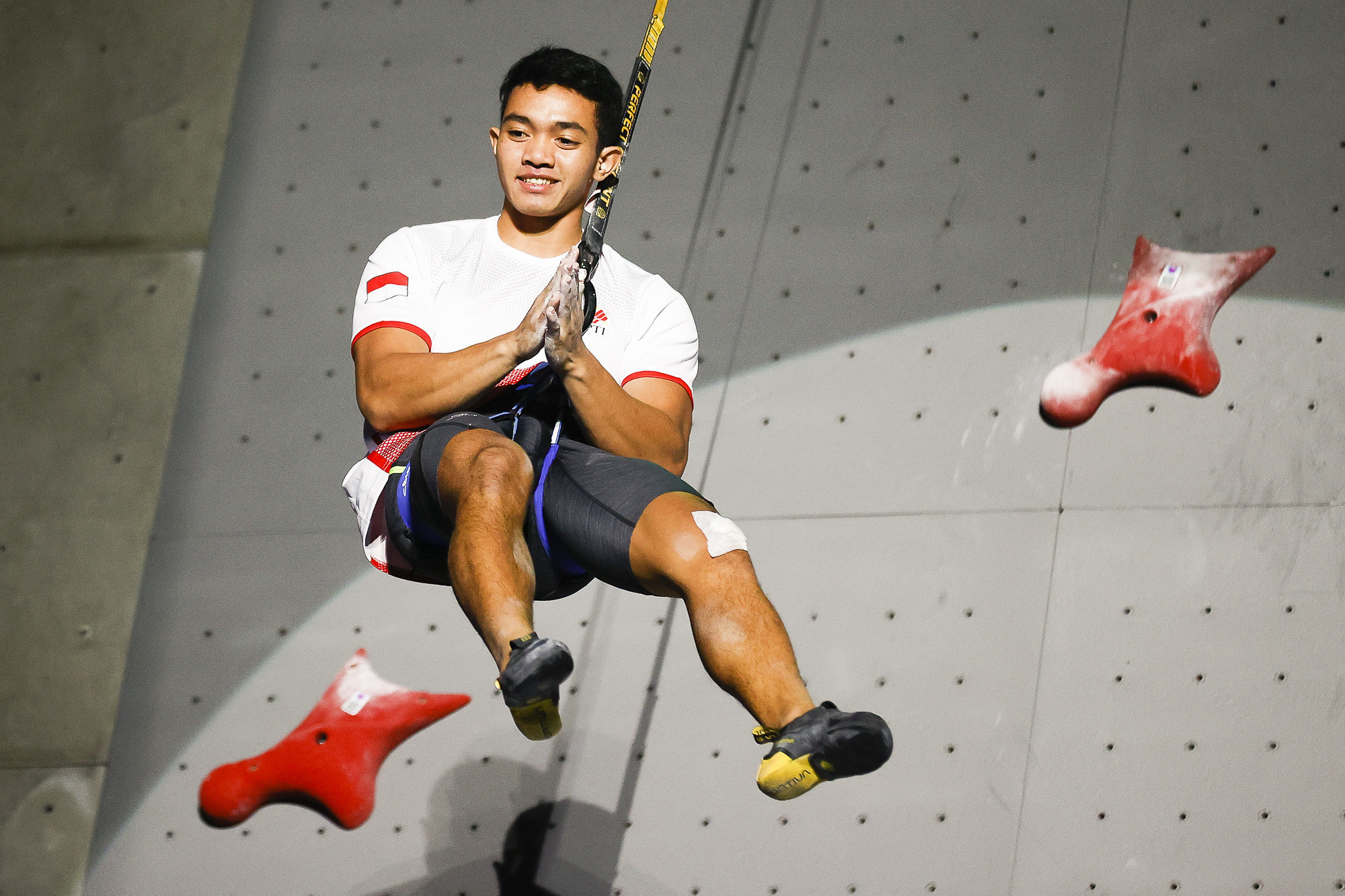 Indonesia's Kiromal Katibin set a men's speed world record in at this year's IFSC World Cup Seoul ©Dimitris Tosidis/IFSC