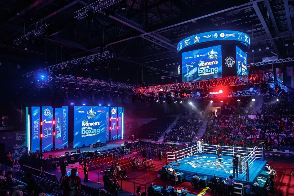Women's World Boxing Championships: Day two of finals