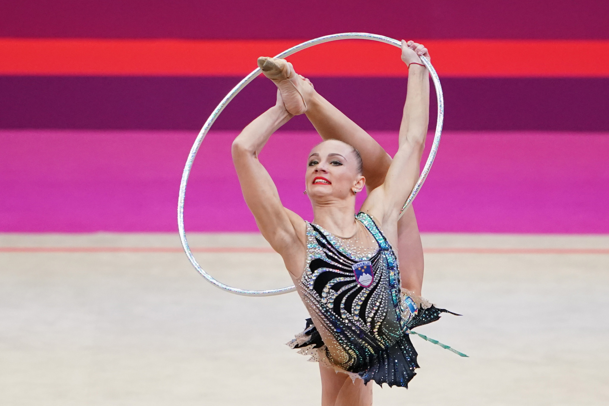 Slovenia's Ekaterina Vedeneeva tallied 31.650 in the hoop category ©Getty Images