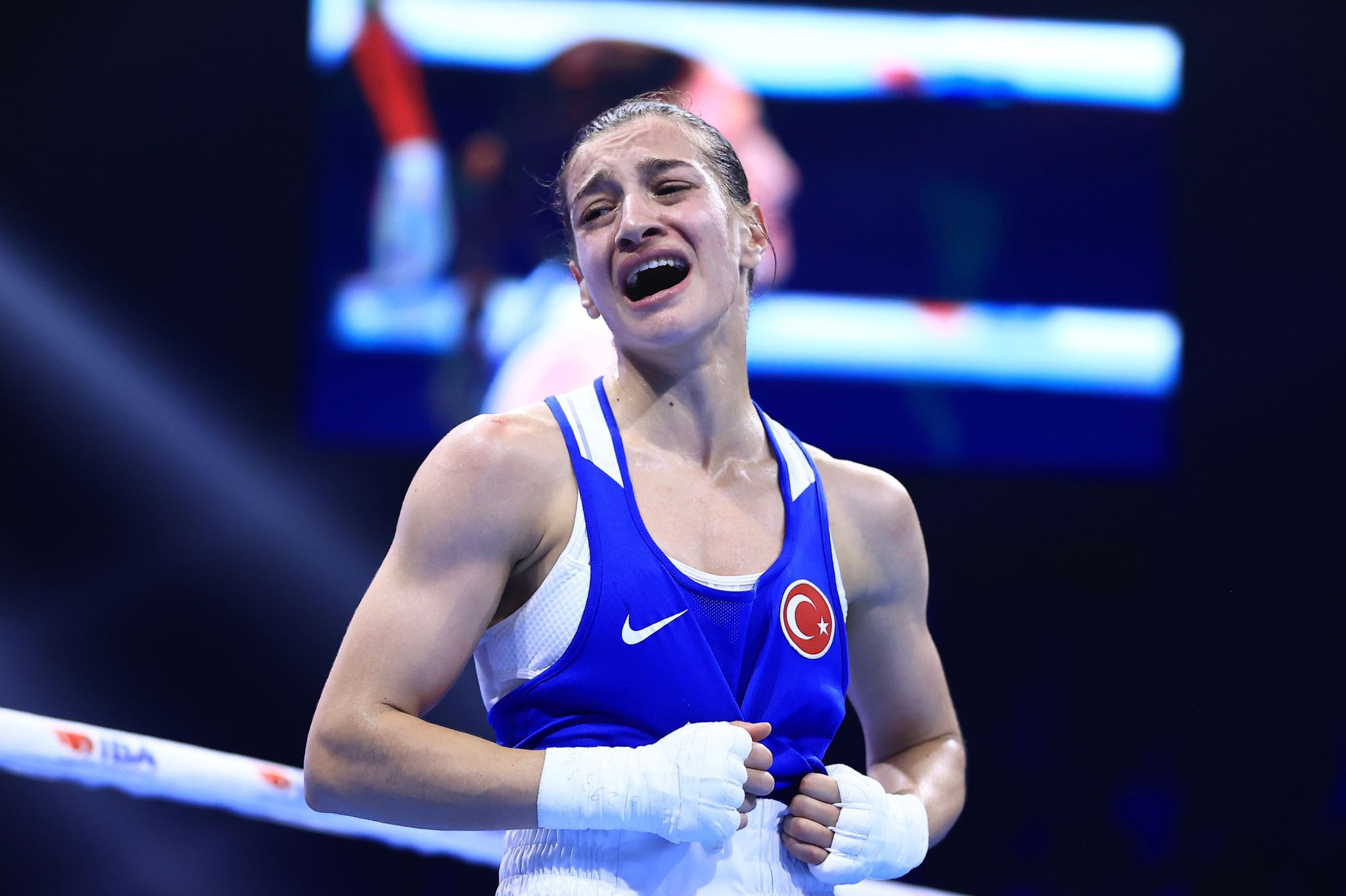 Buse Naz Çakıroğlu won her first title at under-50kg ©IBA
