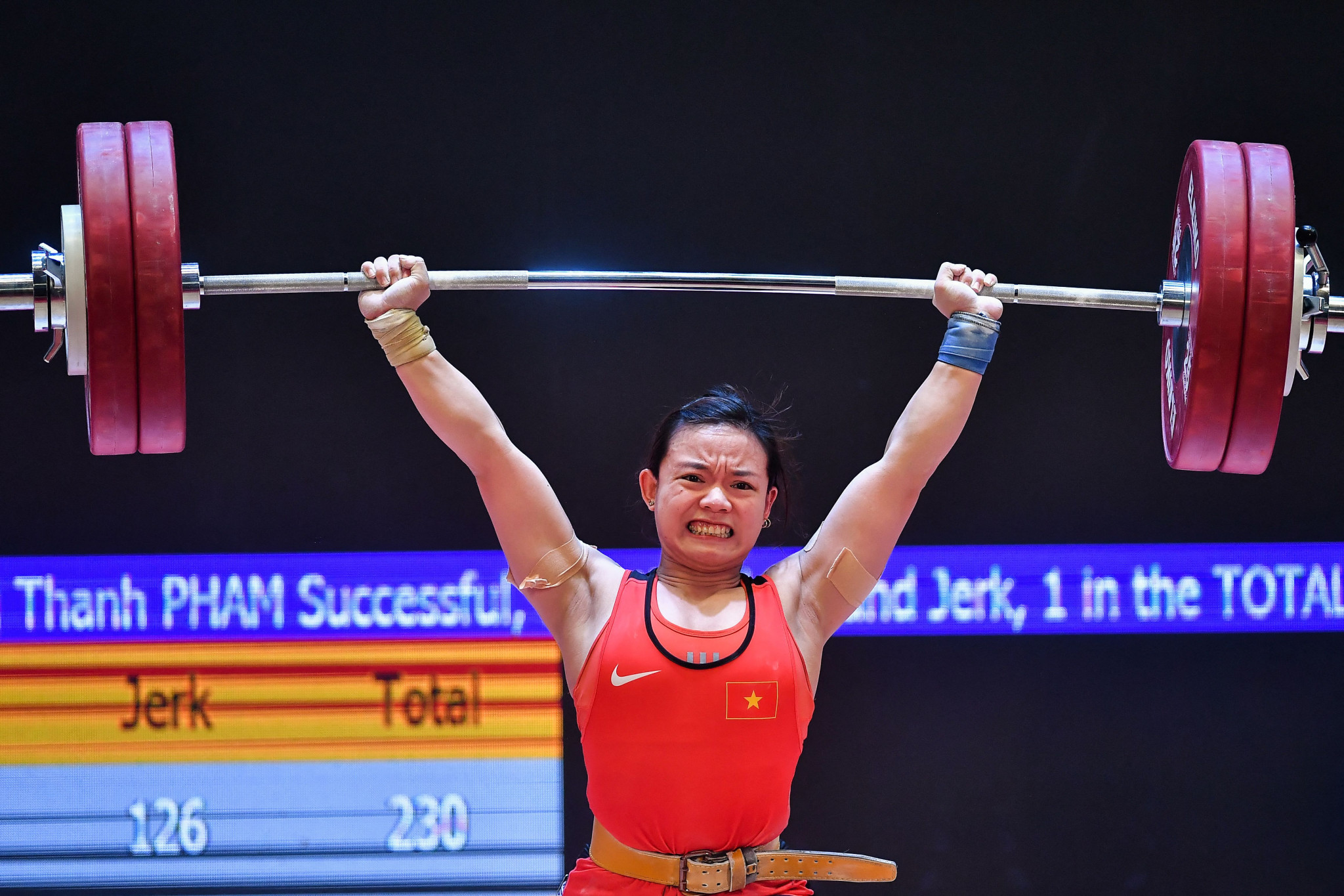 Hosts enjoy weightlifting success at Southeast Asian Games in Hanoi