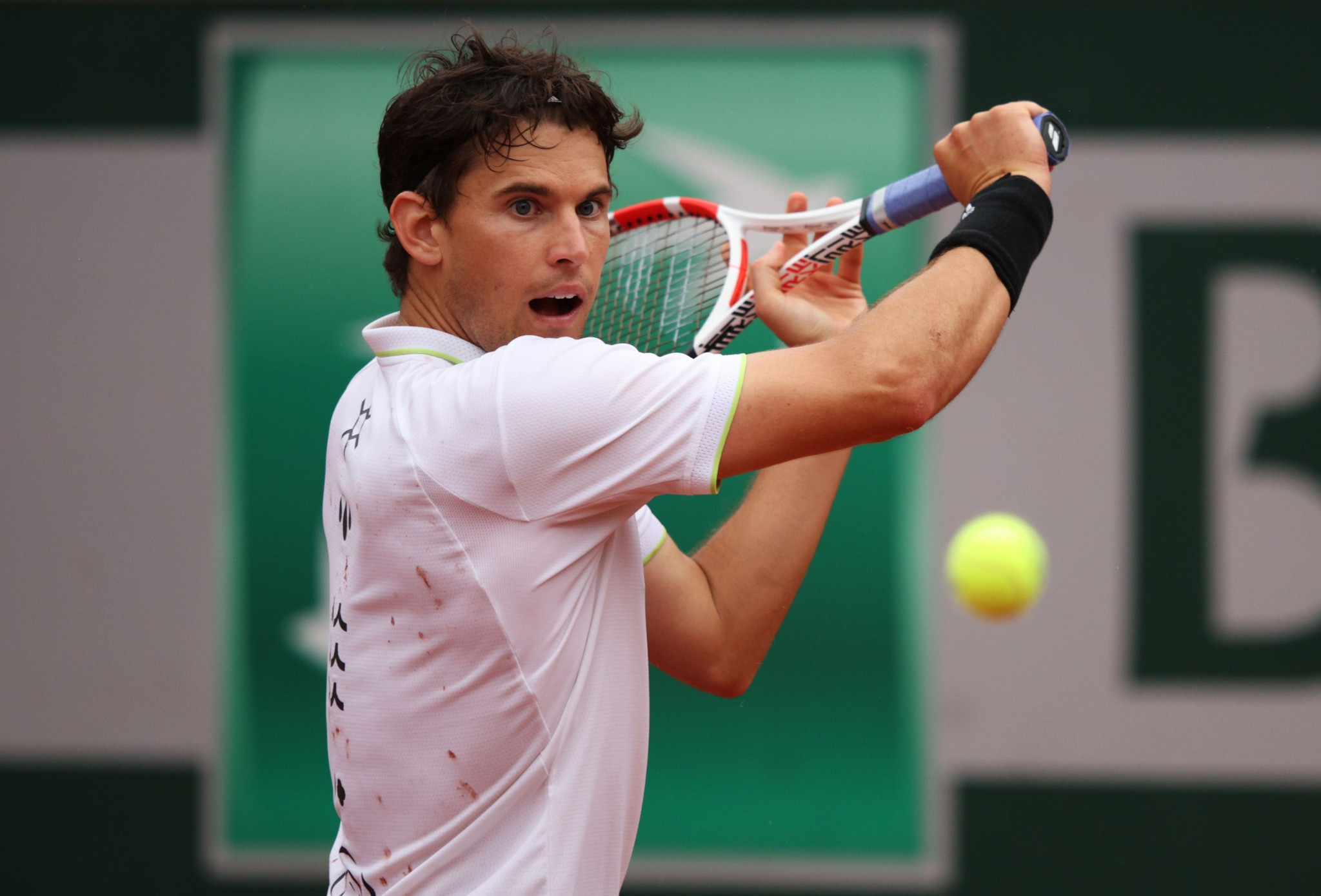 Thiem suffers "painful" first-round loss to Dellien at French Open