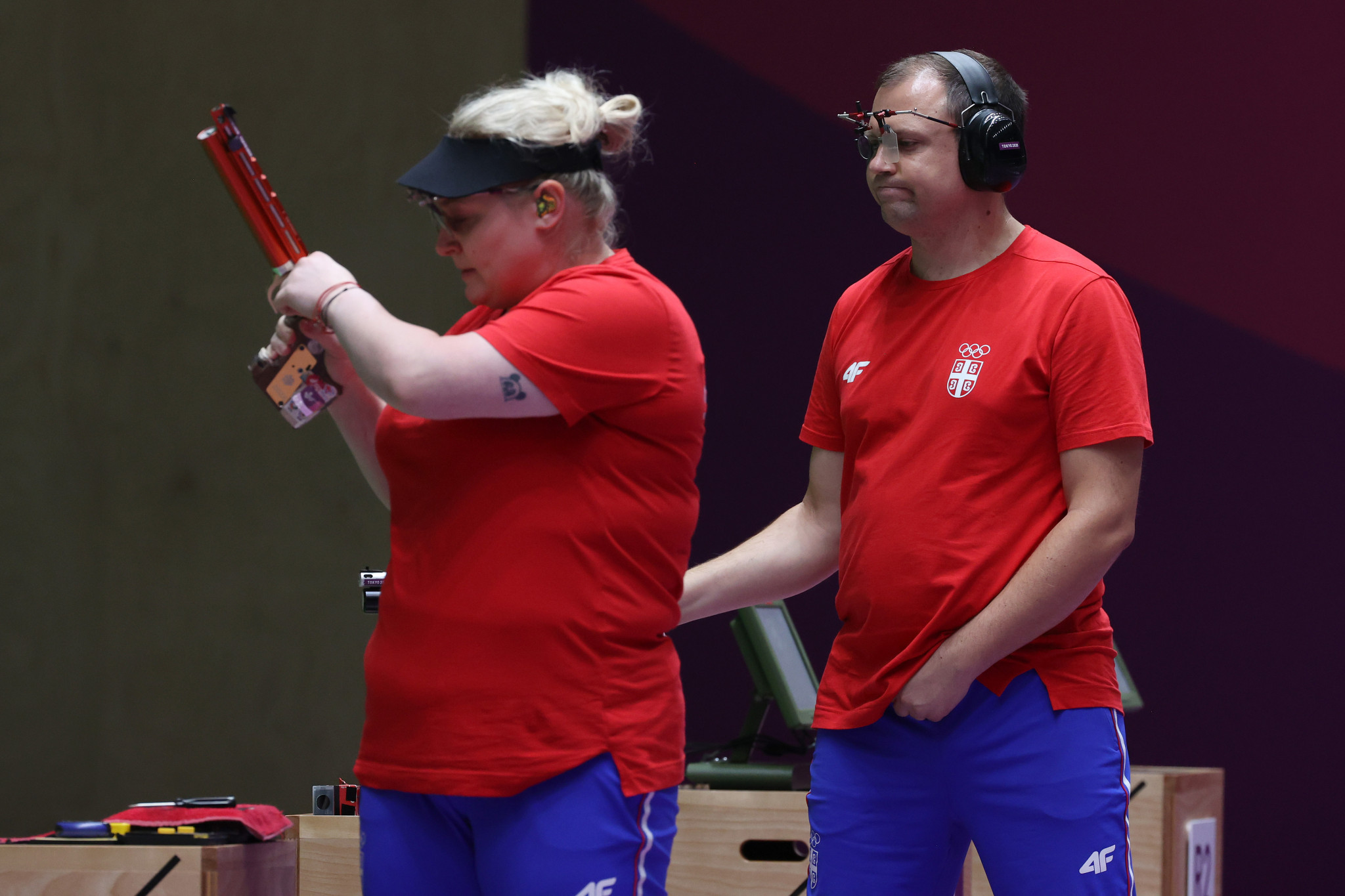 Zorana Arunović, left, and Damir Mikec, right, won the 10m air pistol mixed team gold ©Getty Images