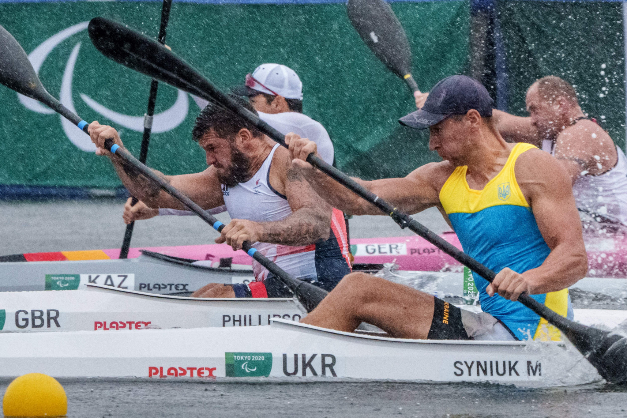 Ukraine's Mykola Syniuk, front, a silver medallist at Tokyo 2020, was the top performer in the men's KL2 200m heats at the ICF Paracanoe World Cup in Poznań ©Getty Images