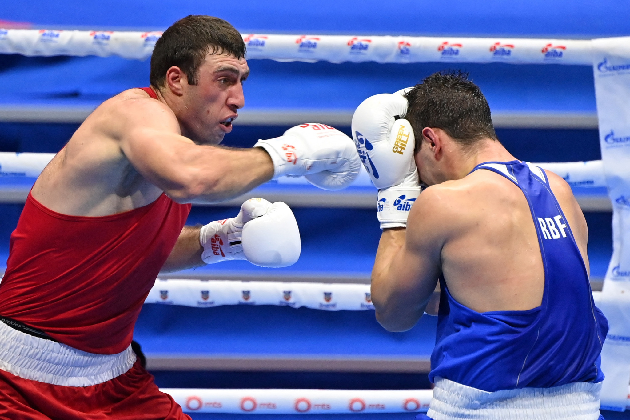 Bottle-throwing protests over TKO decision for home super-heavyweight at European Boxing Championships in Armenia