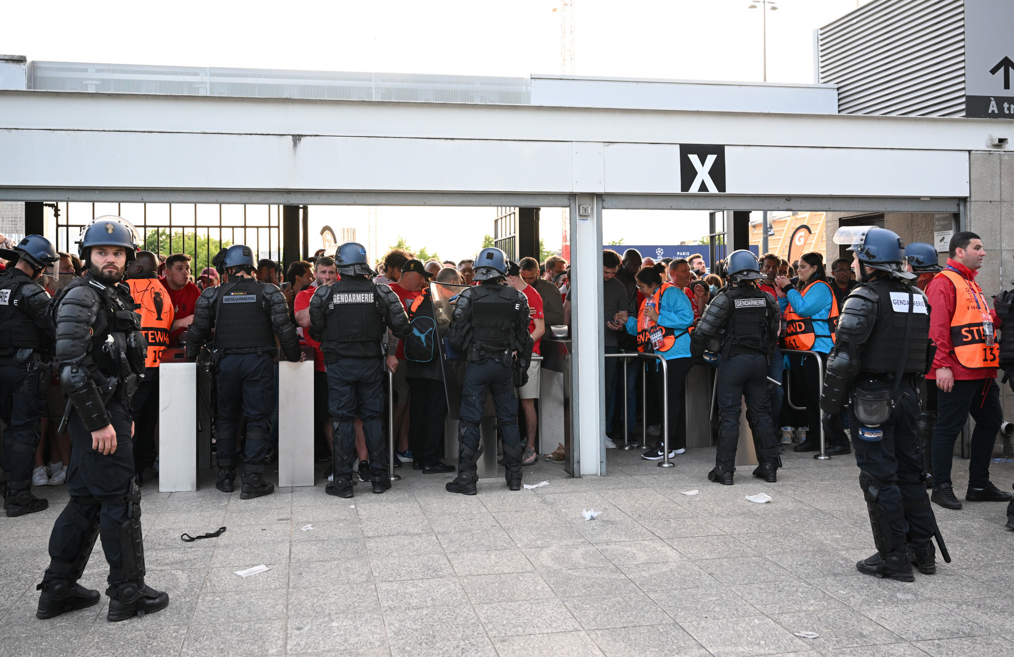 Security issues outside Paris 2024 venue Stade de France delay start of UEFA Champions League final