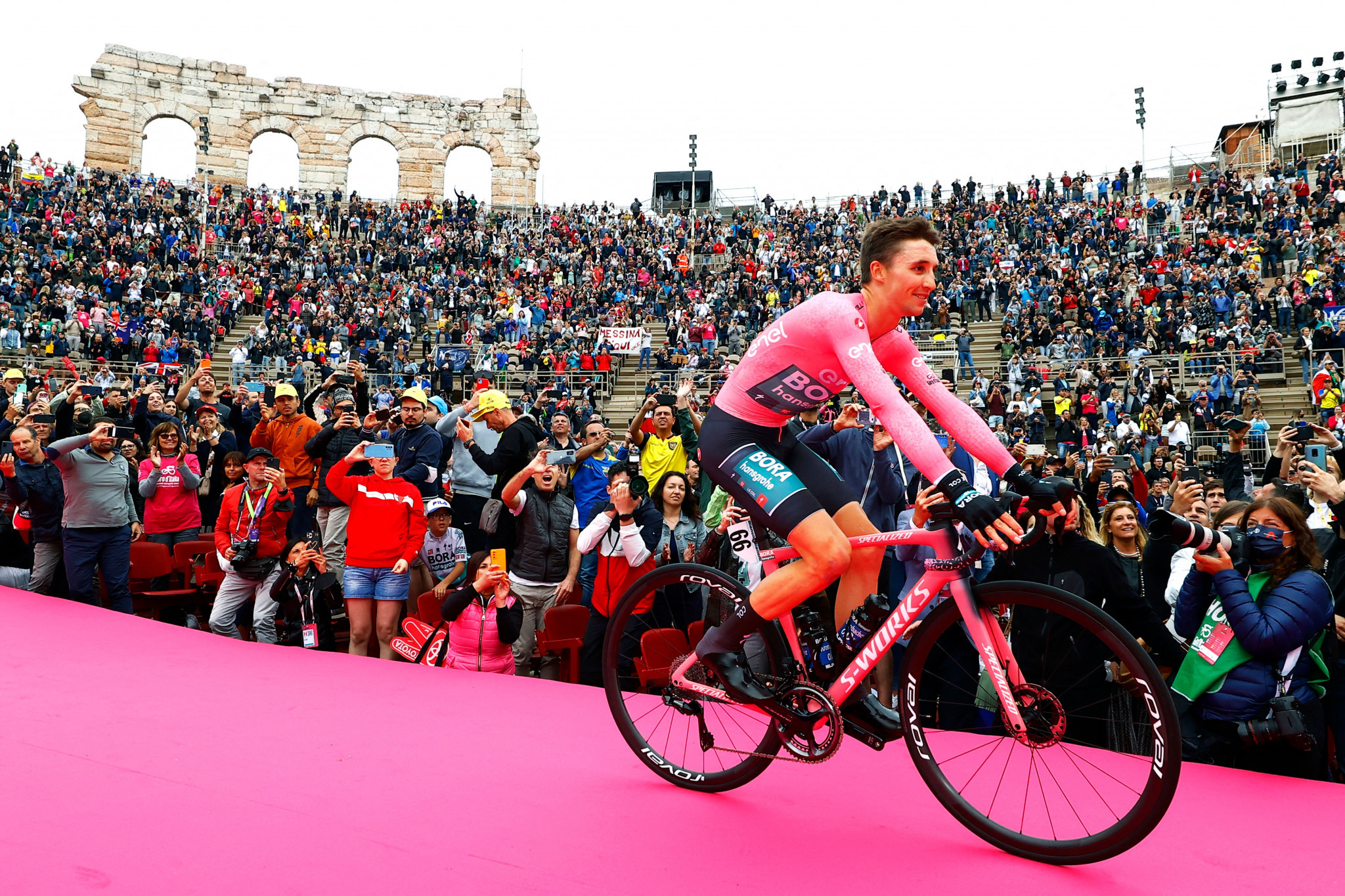 Jai Hindley became the first Australian to win the Giro d'Italia at the stage 21 time trial in Verona ©Getty Images