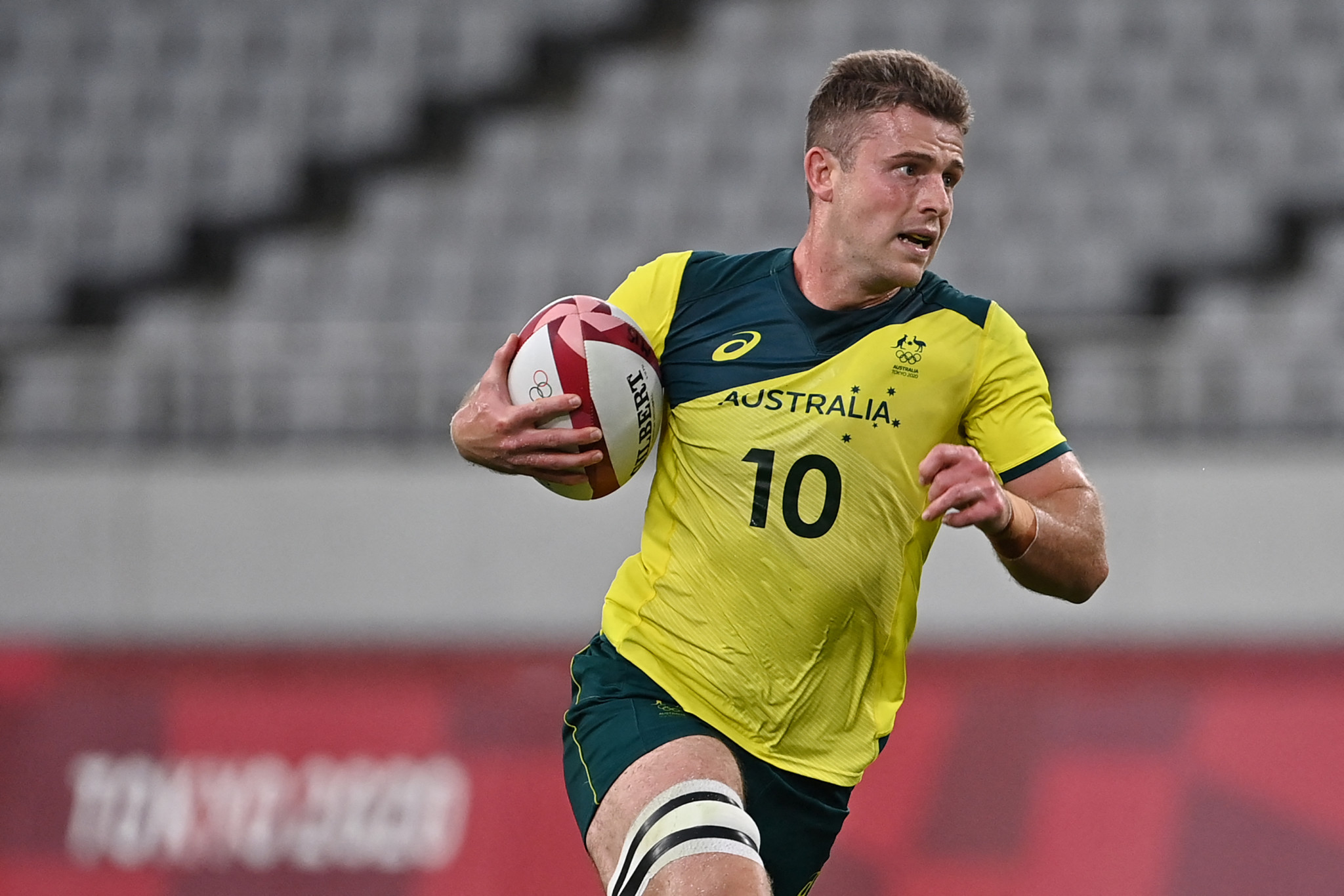 Australia triumph in London to force title-deciding leg in World Rugby Sevens Series