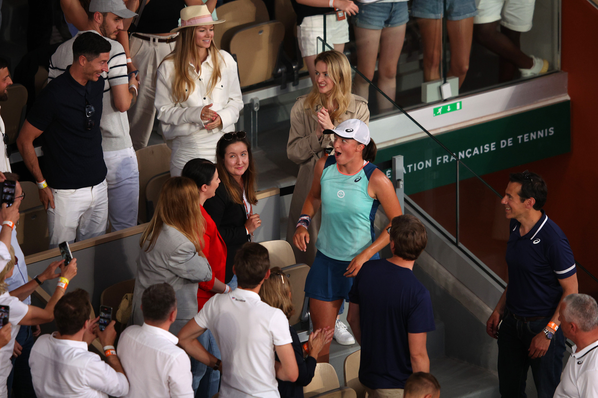 Iga Świątek could not believe that Polish football star Robert Lewandowski was in attendance to see her win the French Open ©Getty Images