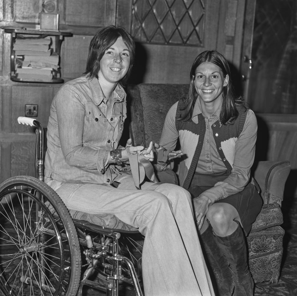 Athlete Jane Blackburn (left) after winning two gold medals at the Fourth Commonwealth Paraplegic Games in Dunedin, New Zealand in 1974, pictured with US-born British hurdler Judy Vernon, who won 100m hurdles gold and 4x100m silver at the 1974 British Commonwealth Games in Christchurch, New Zealand ©Getty Images