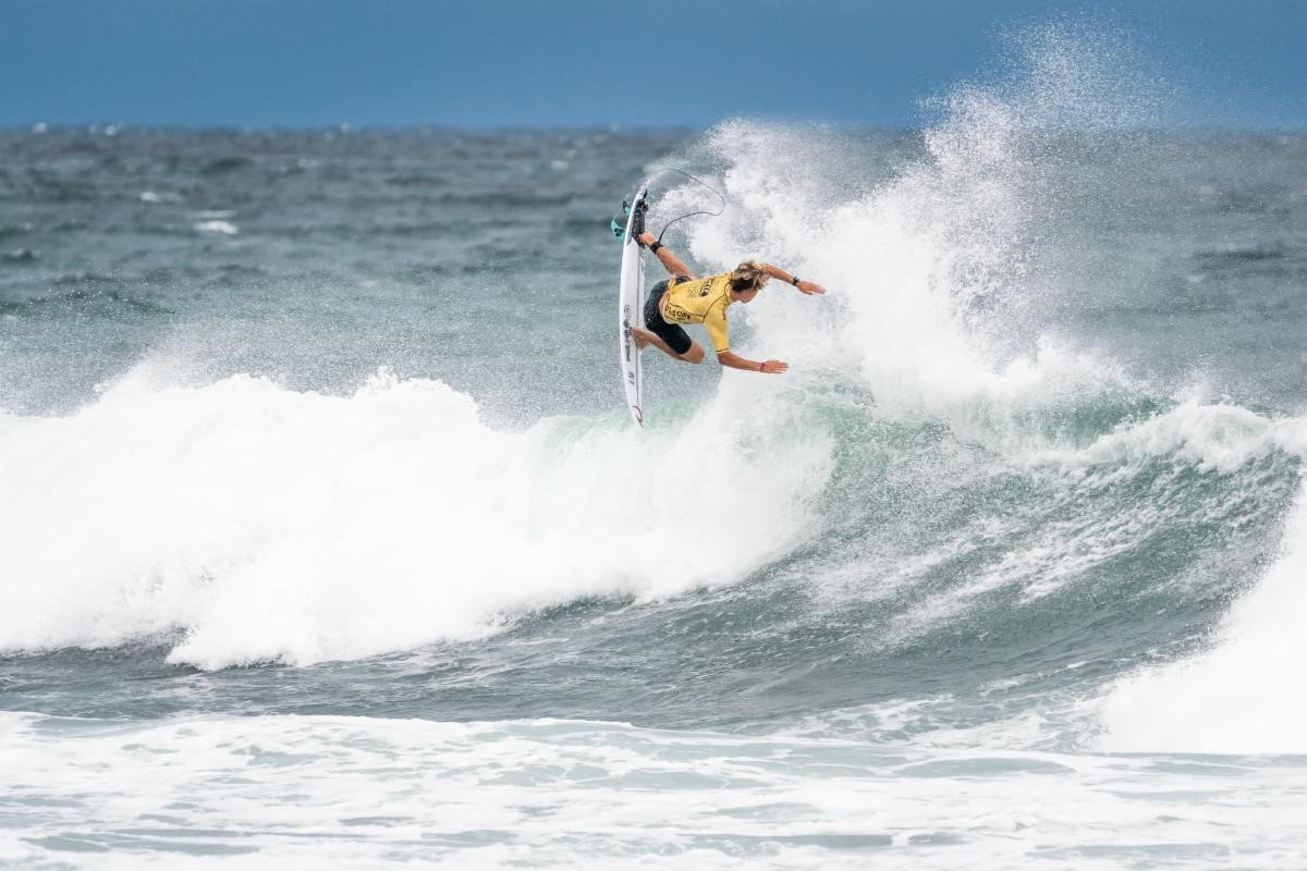 Luke Swanson triumphed for Hawaii in the boys' under-18 final at the ISA World Junior Surfing Championships ©ISA