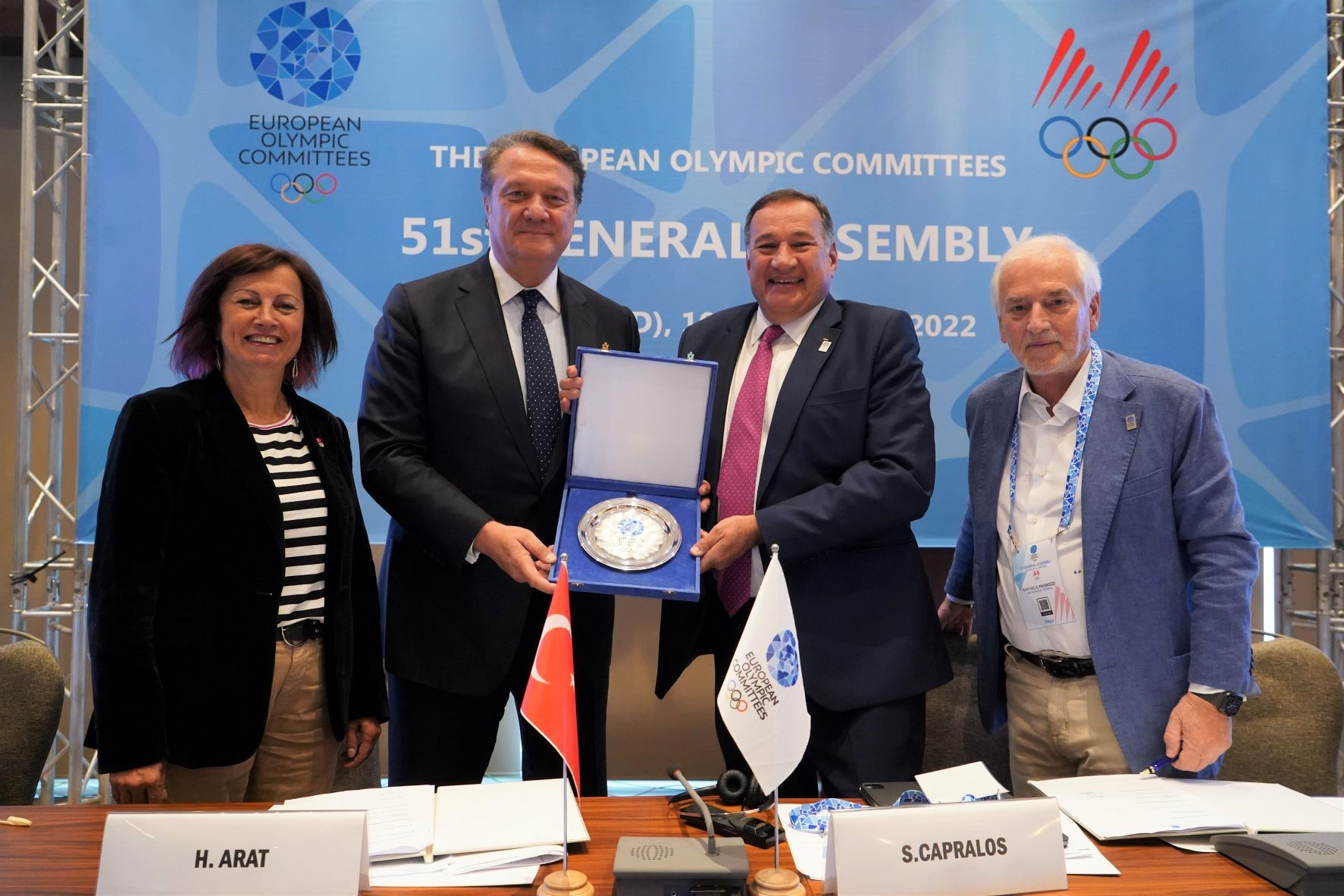 The contract for next year's EOC General Assembly in Istanbul was signed in Skopje ©EOC