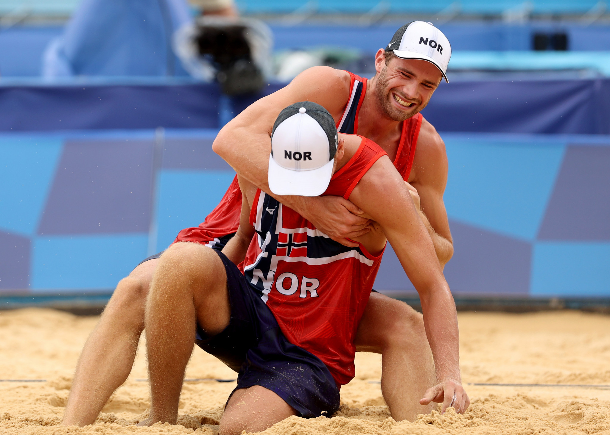 Christian Sørum, front, and Anders Mol progressed to the Beach Volleyball World Championships round of 16 in Rome ©Getty Images