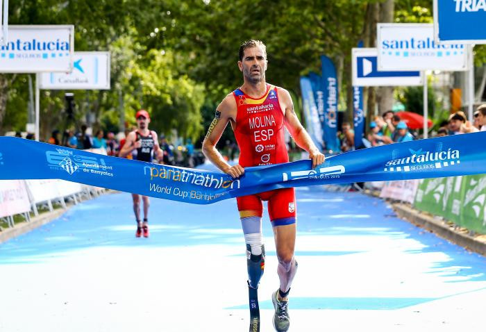 Daniel Molina made it two World Cup wins on the bounce in A Coruña ©World Triathlon