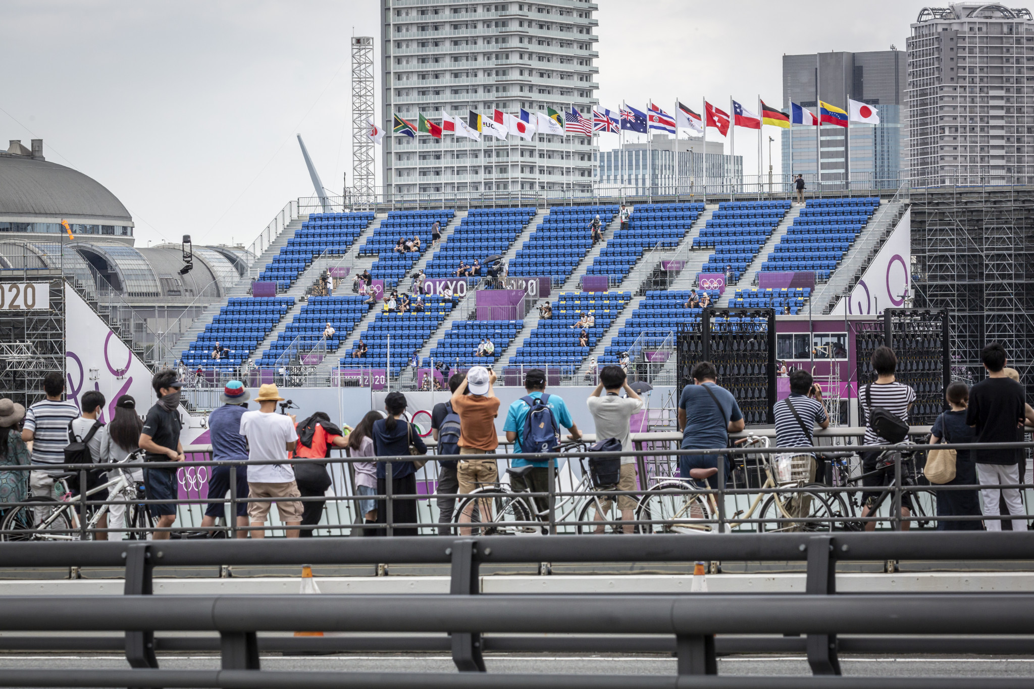 Urban sports were a popular addition to the Olympic programme at Tokyo 2020, although people were forced to try to sneak a look from outside the venue because spectators were banned due to COVID-19 ©Getty Images