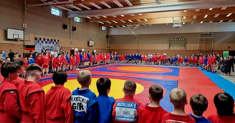 More than 200 young athletes competed at the event ©FIAS