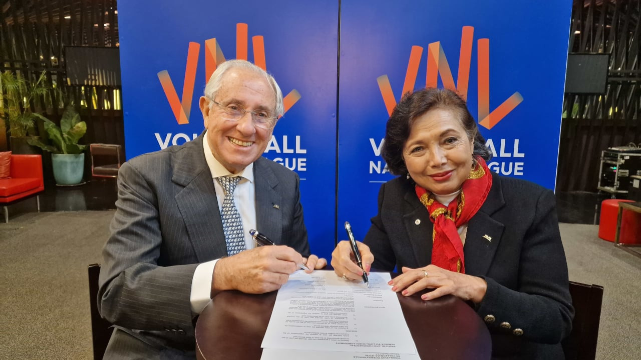 The FIVB and AVC Presidents have signed a nine-year deal to promote the sport in Asia along with Volleyball World ©FIVB