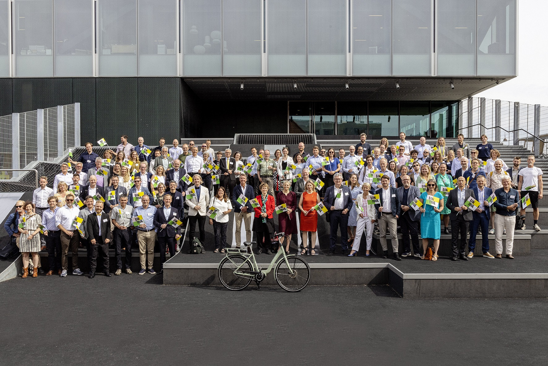 The City of Copenhagen joined 31 other partners in signing a declaration on increased cooperation to promote cycling in Denmark after seeing a fall in the number of cyclists ©City of Copenhagen