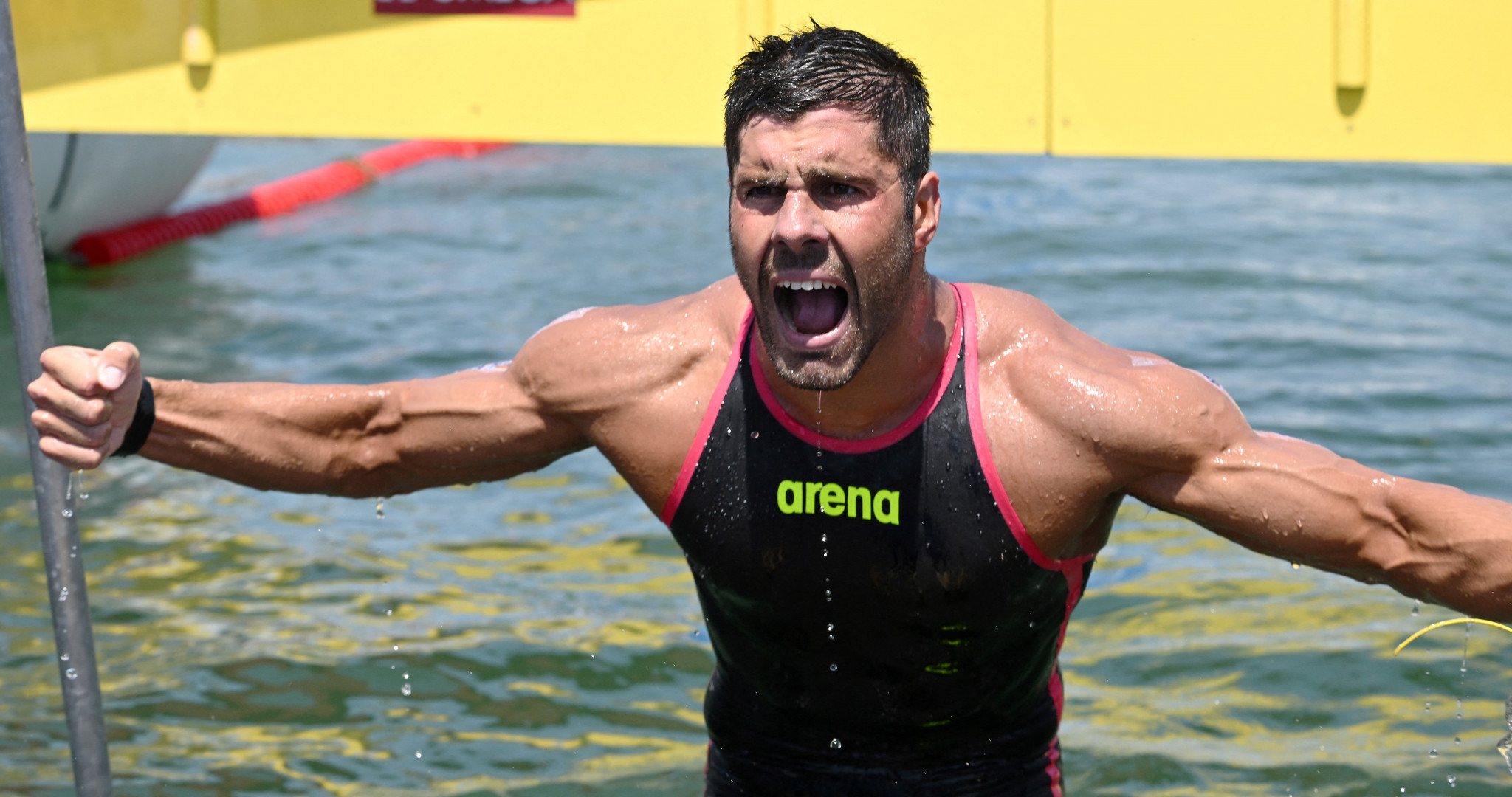 Italy's Dario Verani came out on top in the men's 25km open water race ©Getty Images