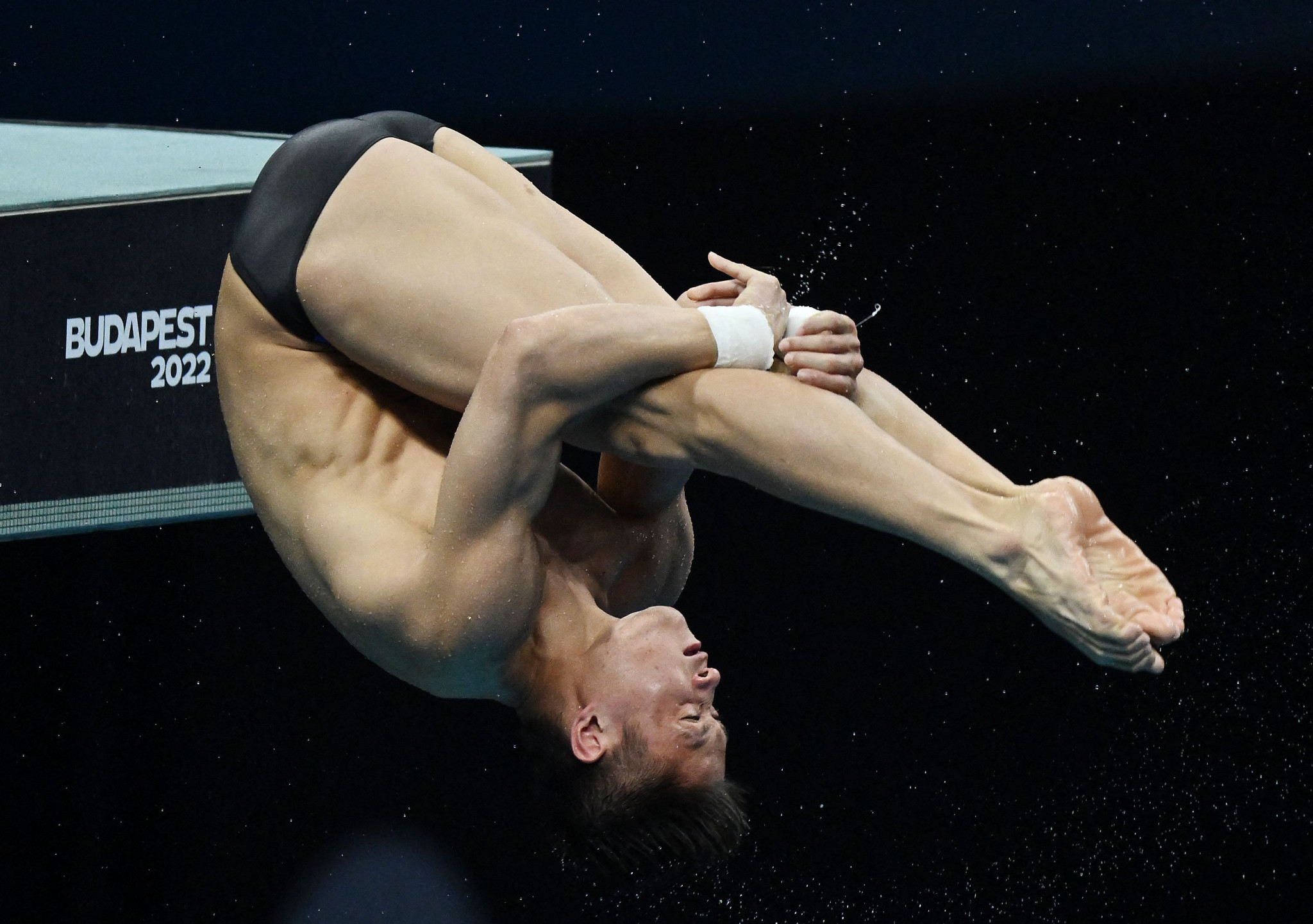 Yang Jian of China's final dive in the men's 10m platform final was a forward 4.5 somersaults pike worth 102.50 points ©Getty Images