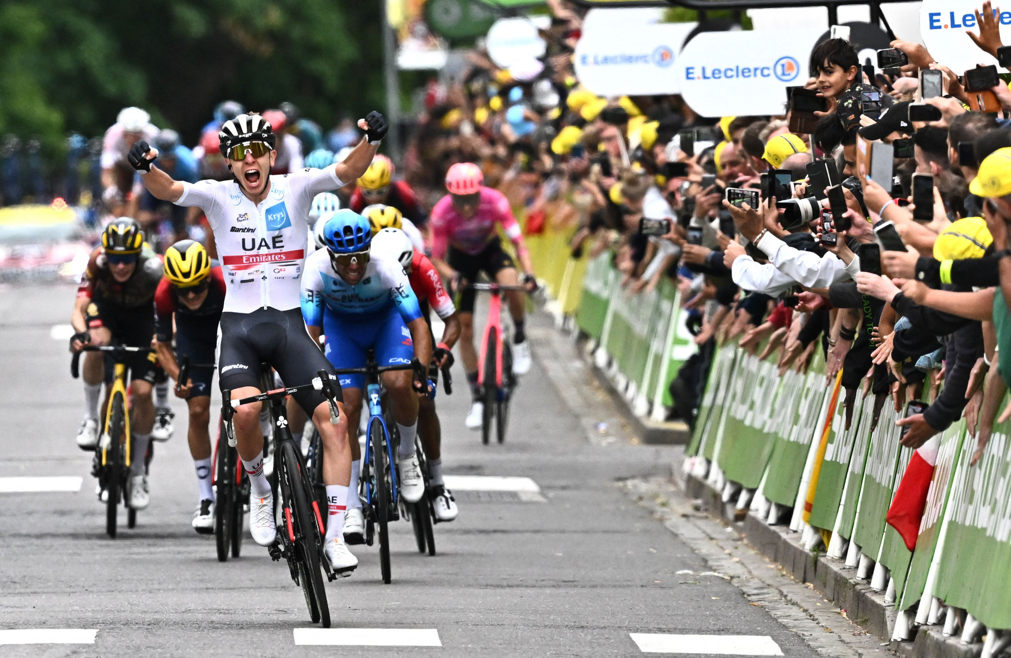 Defending champion Pogačar takes overall Tour de France lead after stage six win
