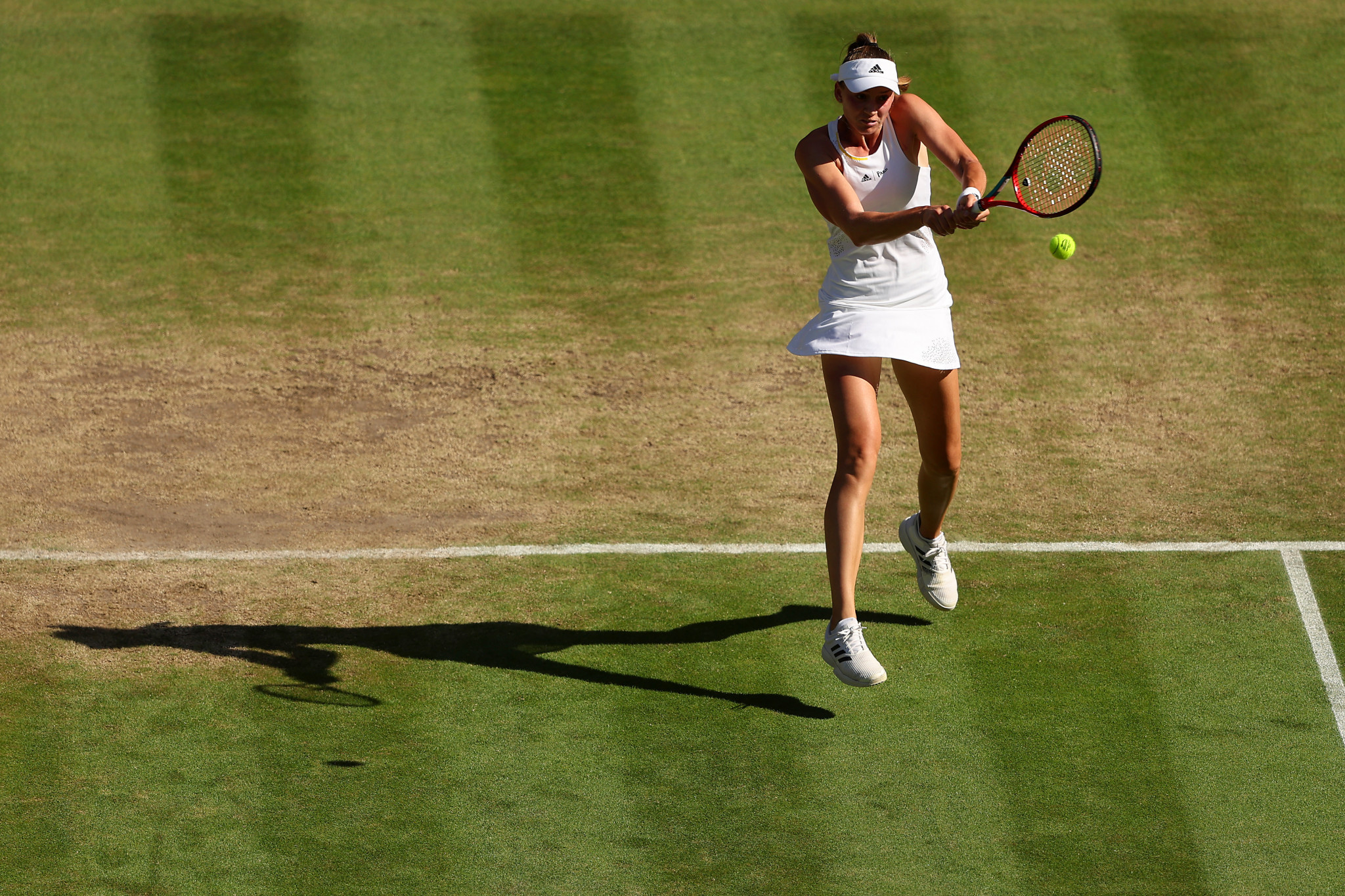 Elena Rybakina overcame Simona Halep in straight sets to progress to her maiden Grand Slam final ©Getty Images