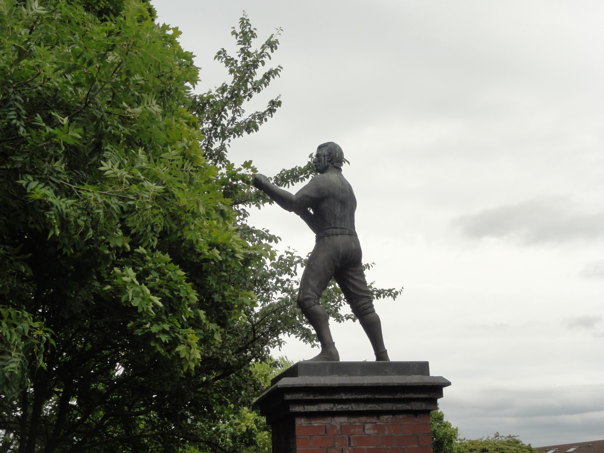 A statue of William Perry fashioned in bronze by sculptor Bill Haynes and unveiled in Tipton in 1993 ©ITG