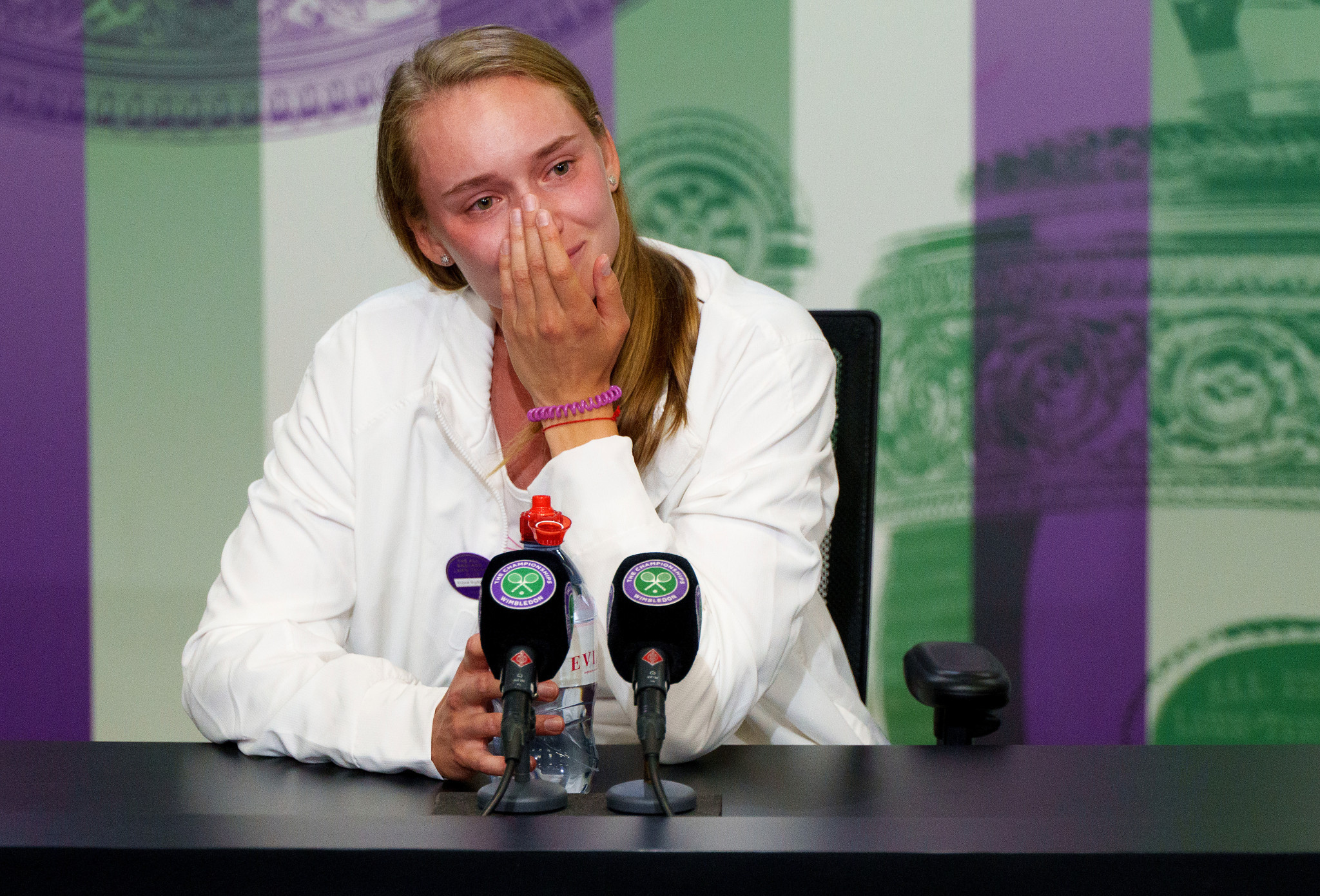 Elena Rybakina broke down in tears during her media conference after she won Wimbledon ©Getty Images