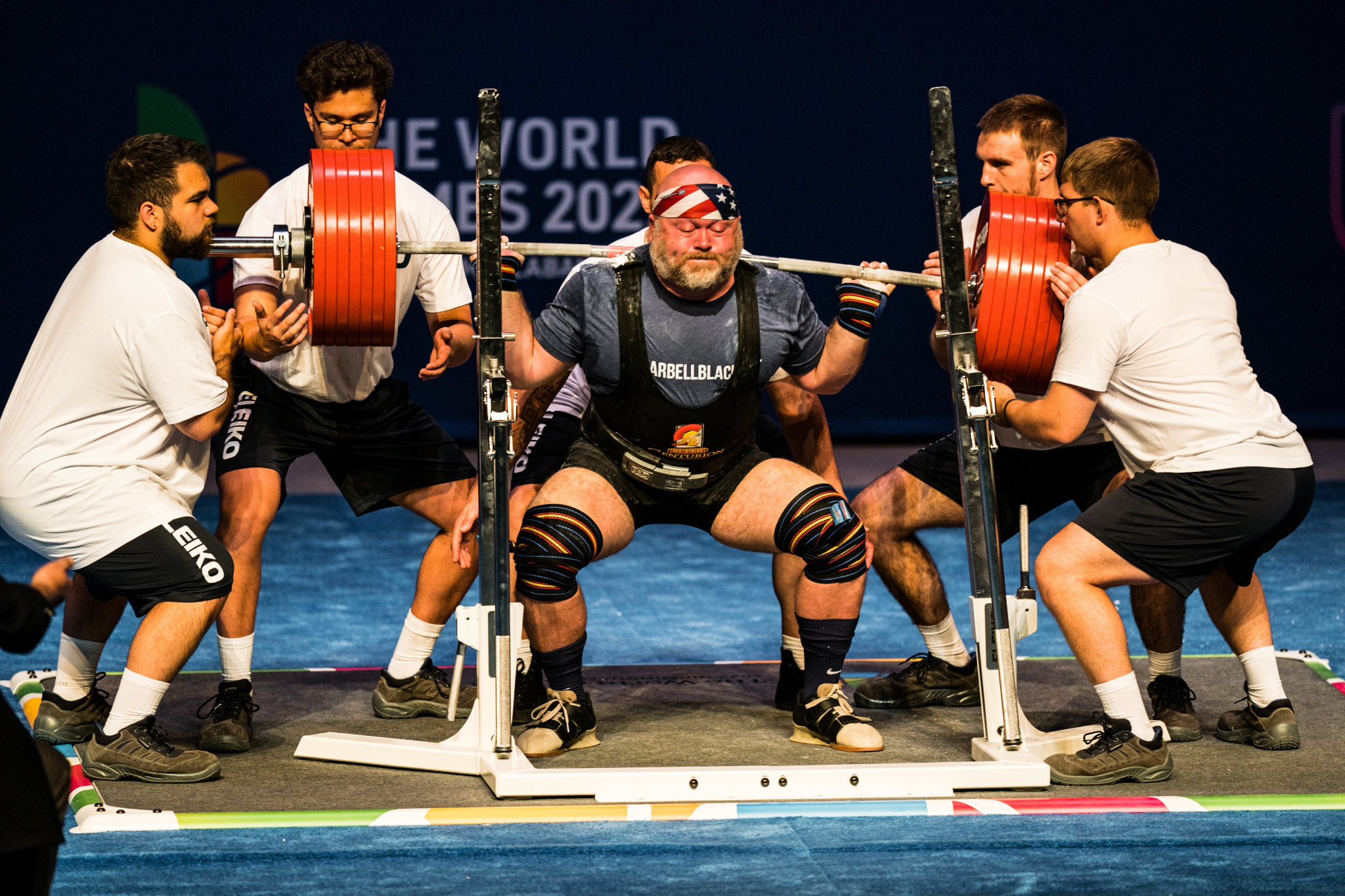 Officials were forced to step in to help a powerlifter ©The World Games