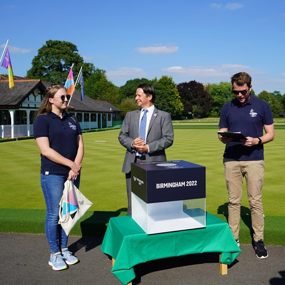 Sports Minister Nigel Huddleston, centre, recently took part in the draw for lawn bowls and Para lawn bowls ©Birmingham 2022
